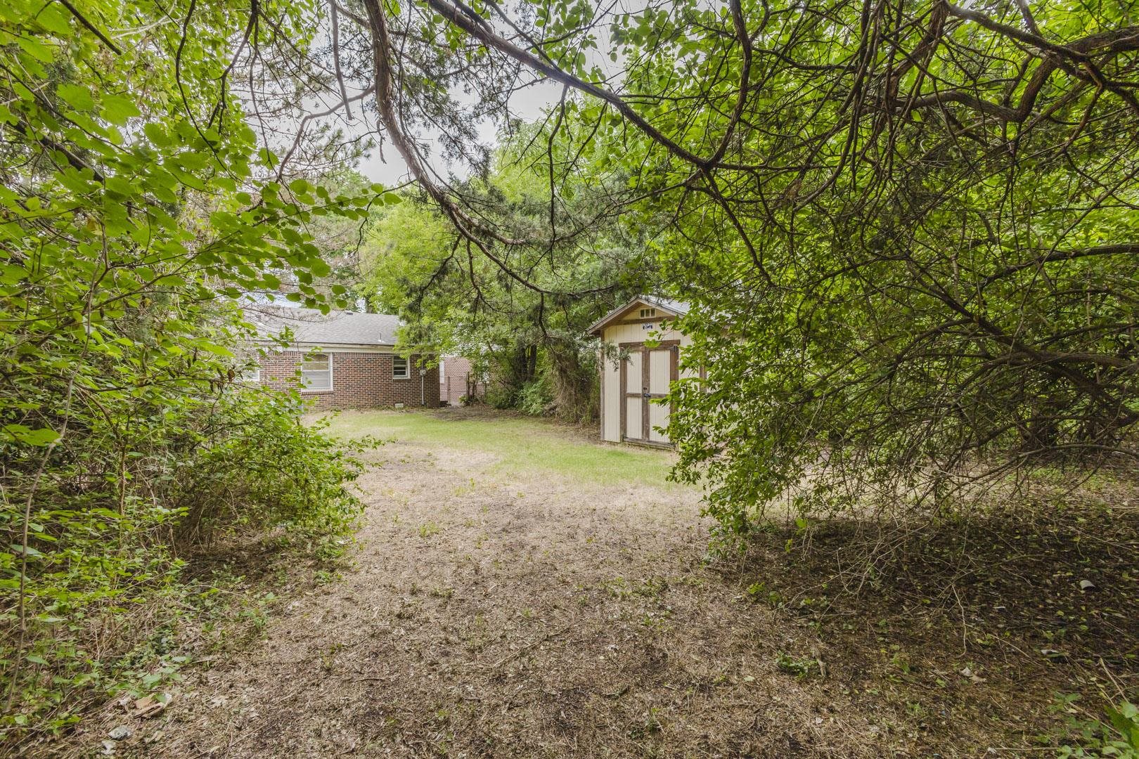 1784 N Old Manor Wichita KS 67208