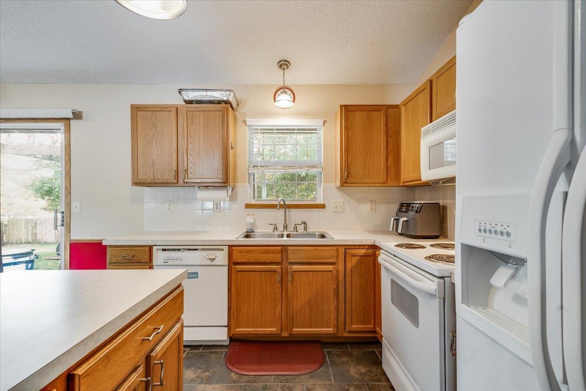 2746 N Parkridge Court Wichita KS 67205