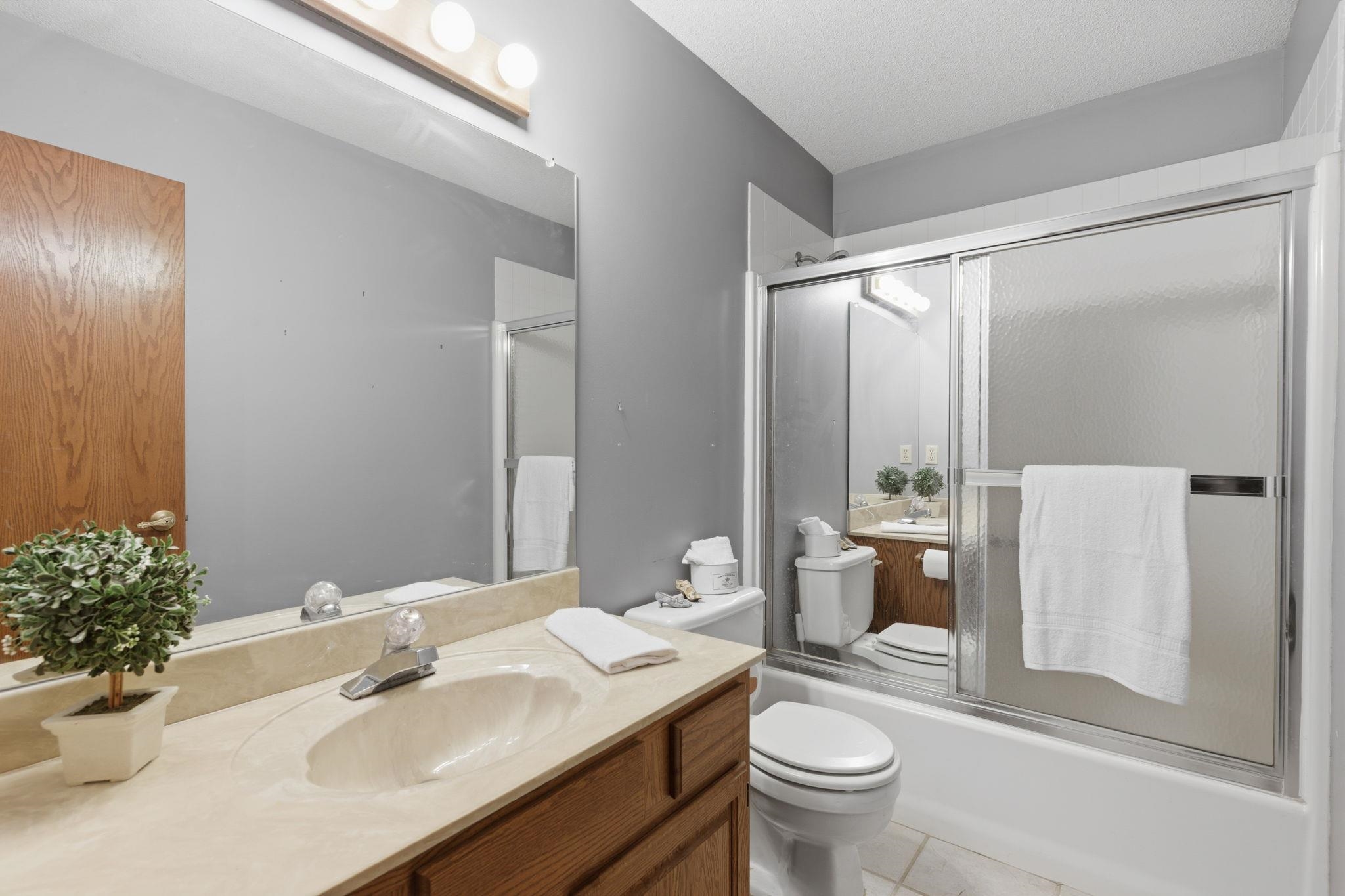 1619 N Cardington Wichita KS 67212