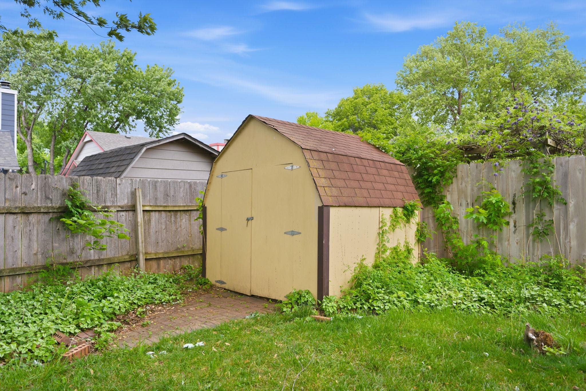 1619 N Cardington Wichita KS 67212