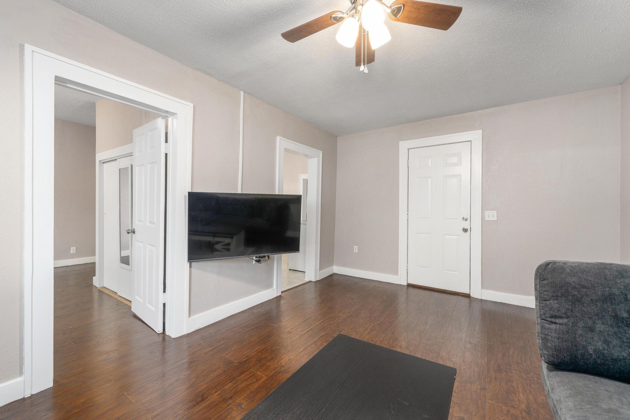 116 N B Wellington KS 67152