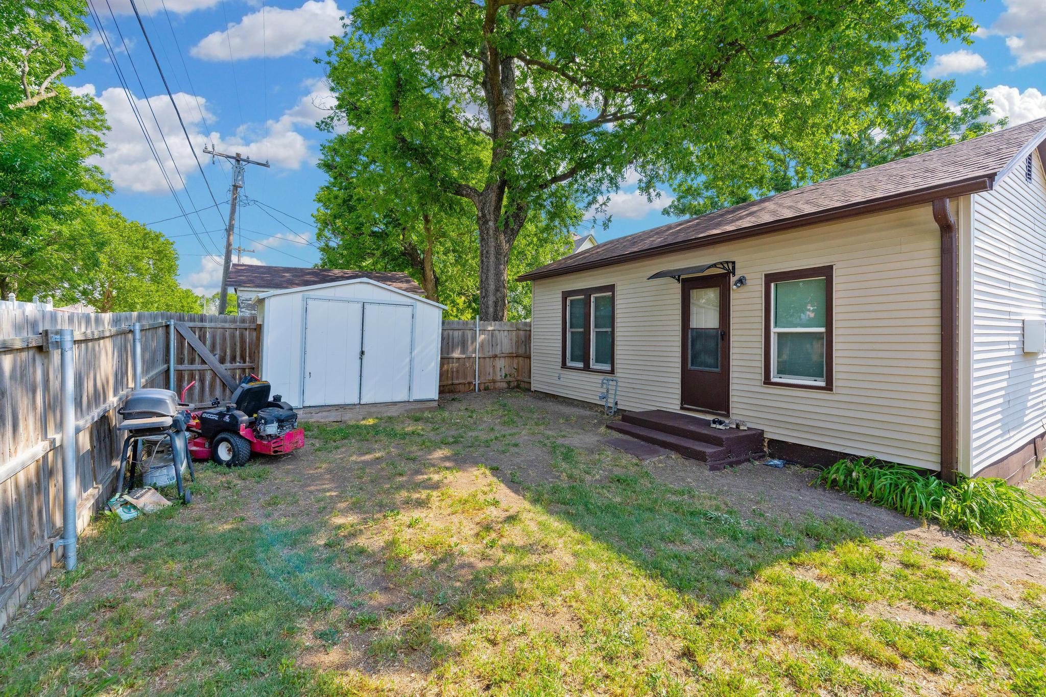 116 N B Wellington KS 67152