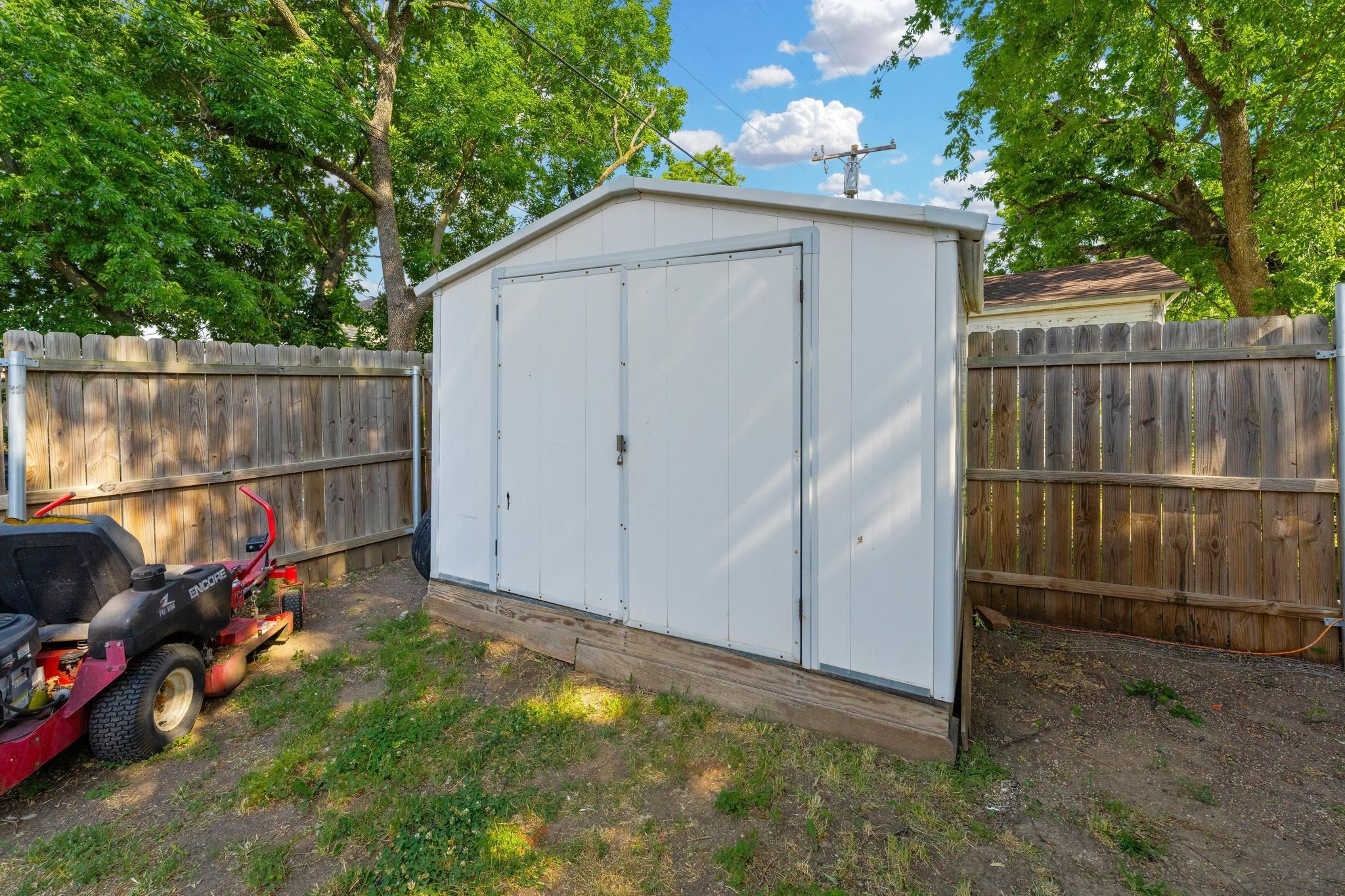 116 N B Wellington KS 67152