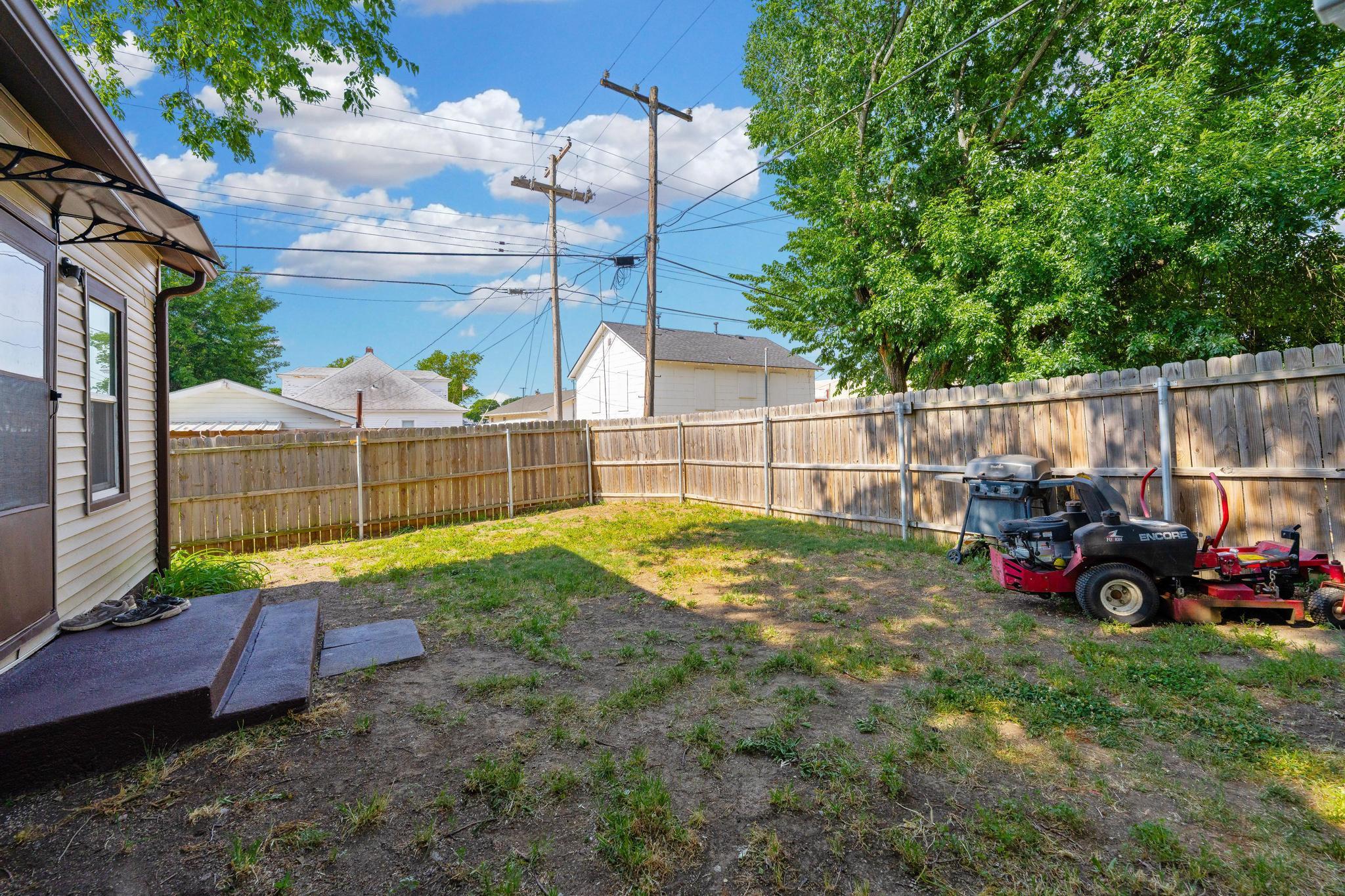 116 N B Wellington KS 67152