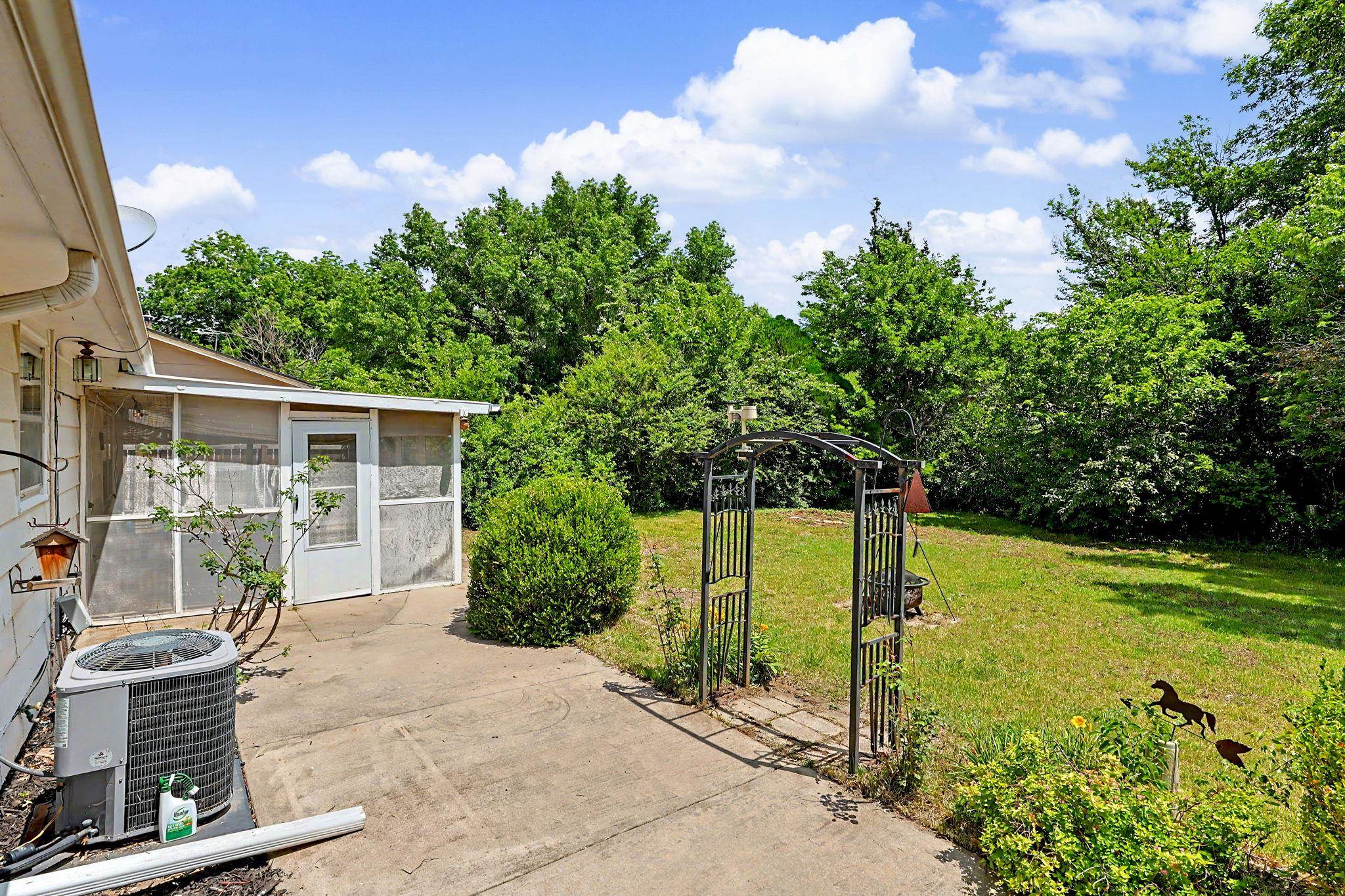 1124 S Barlow Street Wichita KS 67207