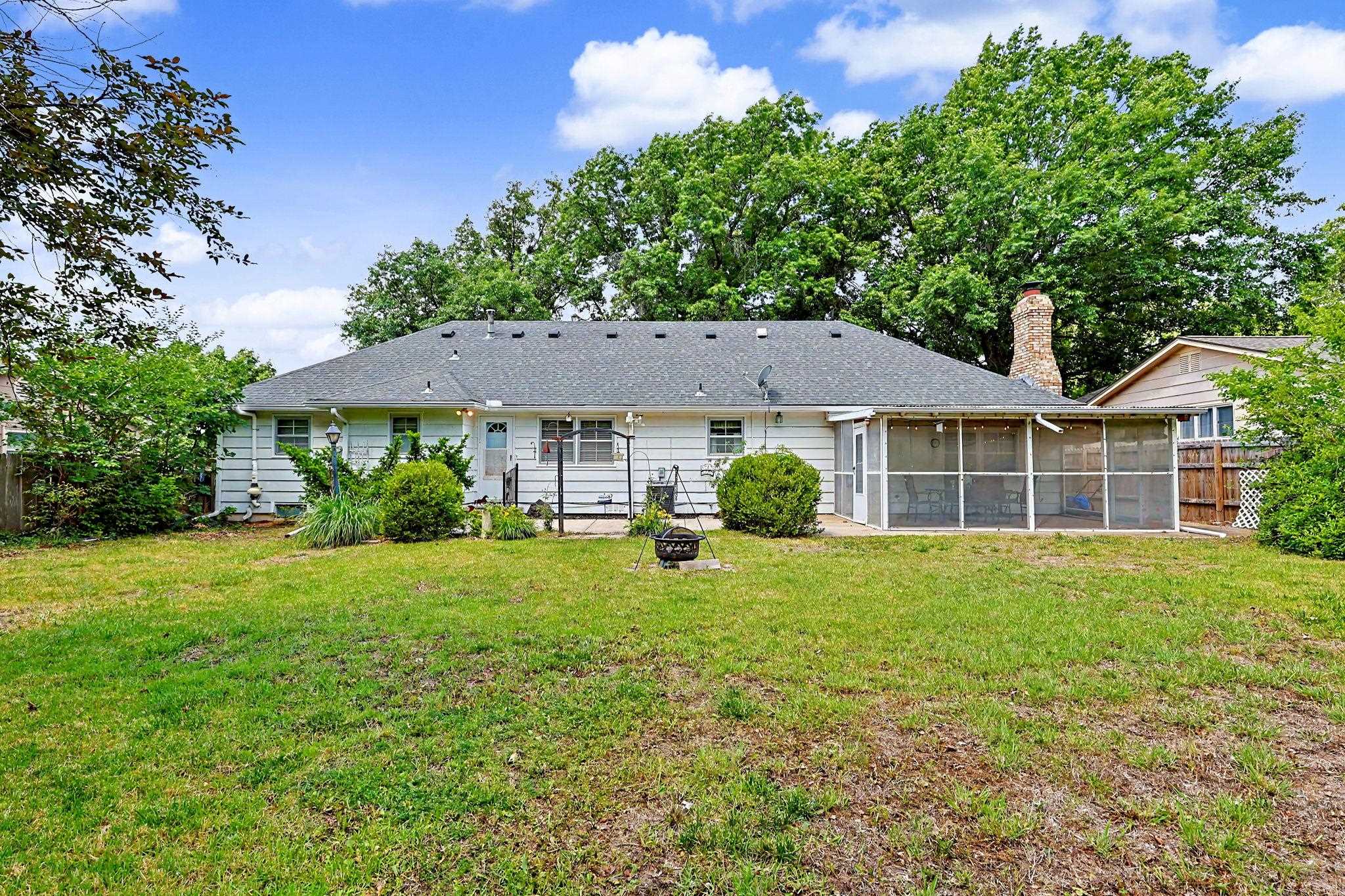 1124 S Barlow Street Wichita KS 67207