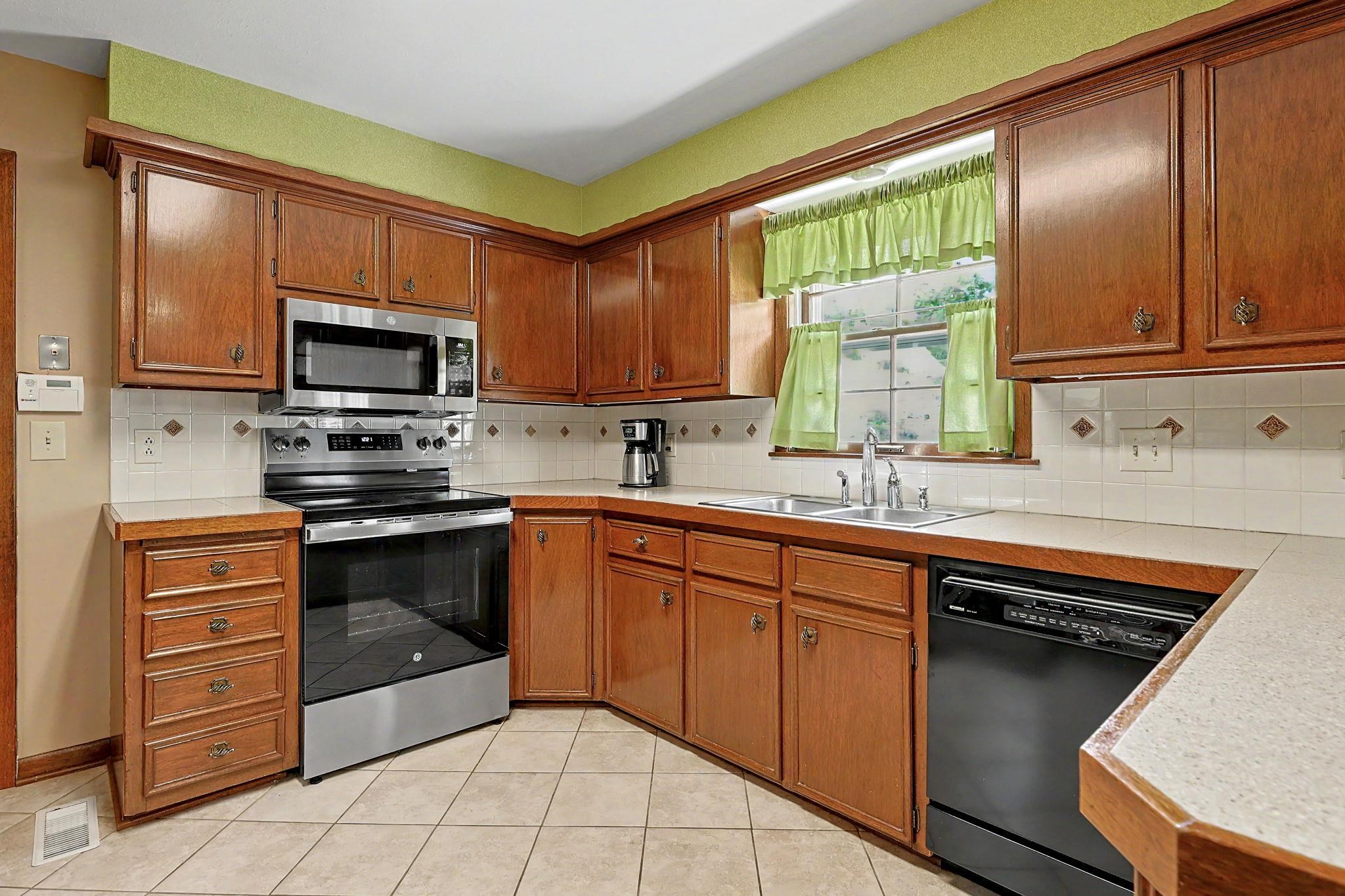 1124 S Barlow Street Wichita KS 67207