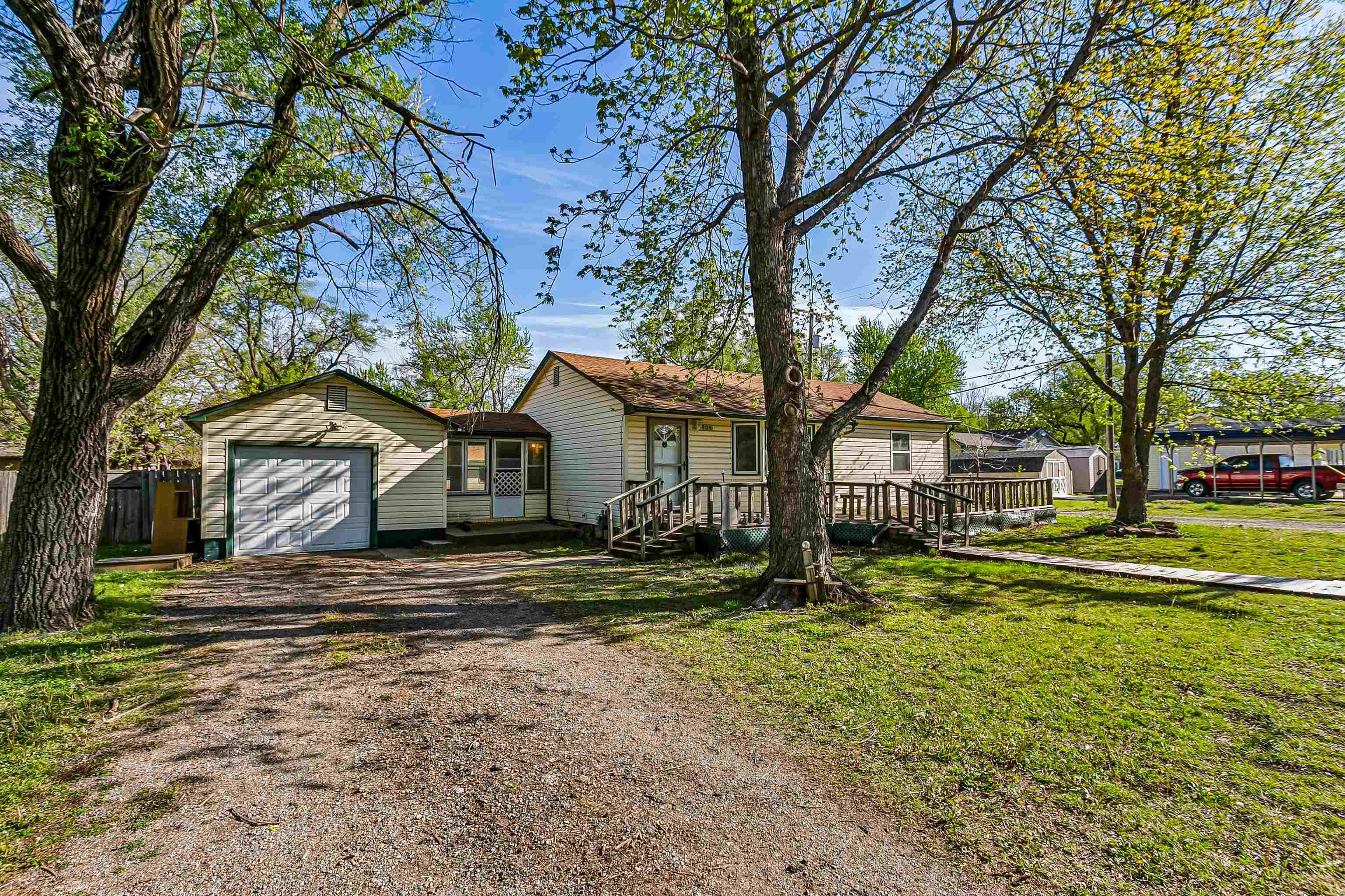 808 E North Towanda KS 67144-0000