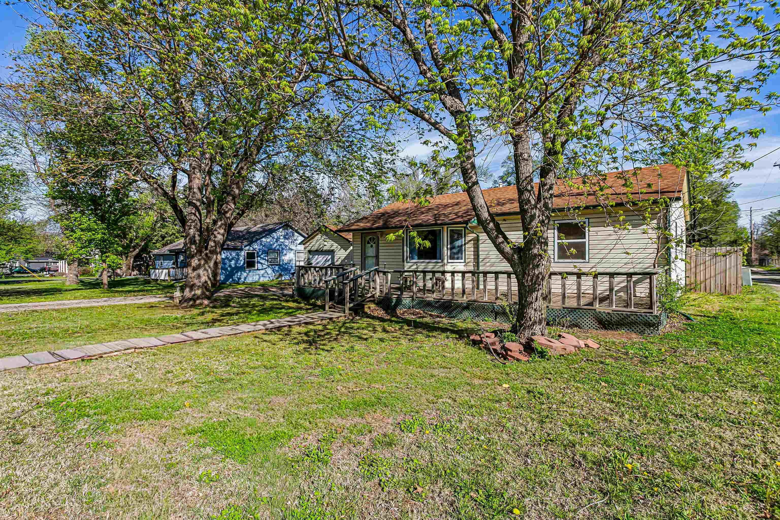 808 E North Towanda KS 67144-0000