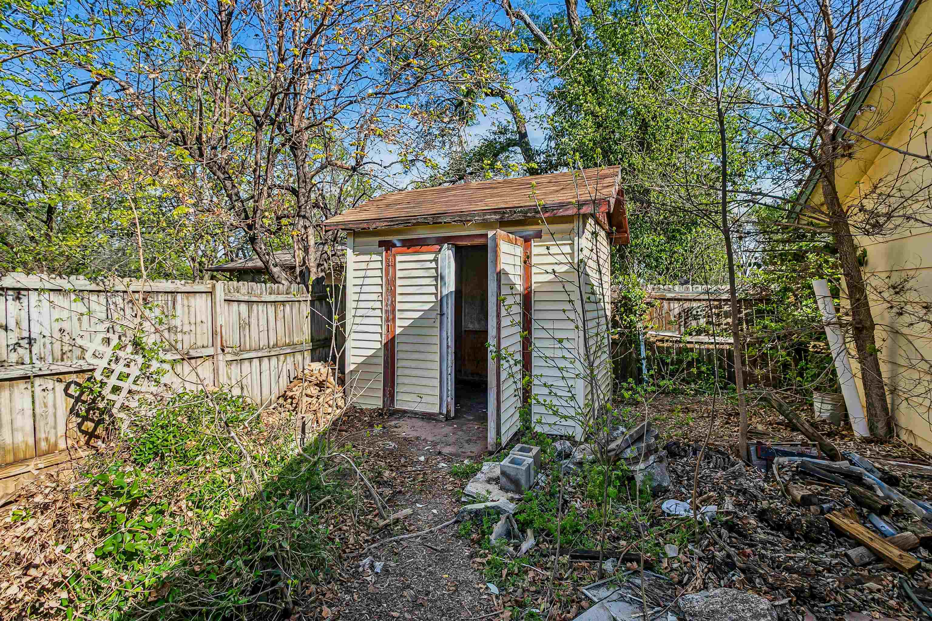 808 E North Towanda KS 67144-0000