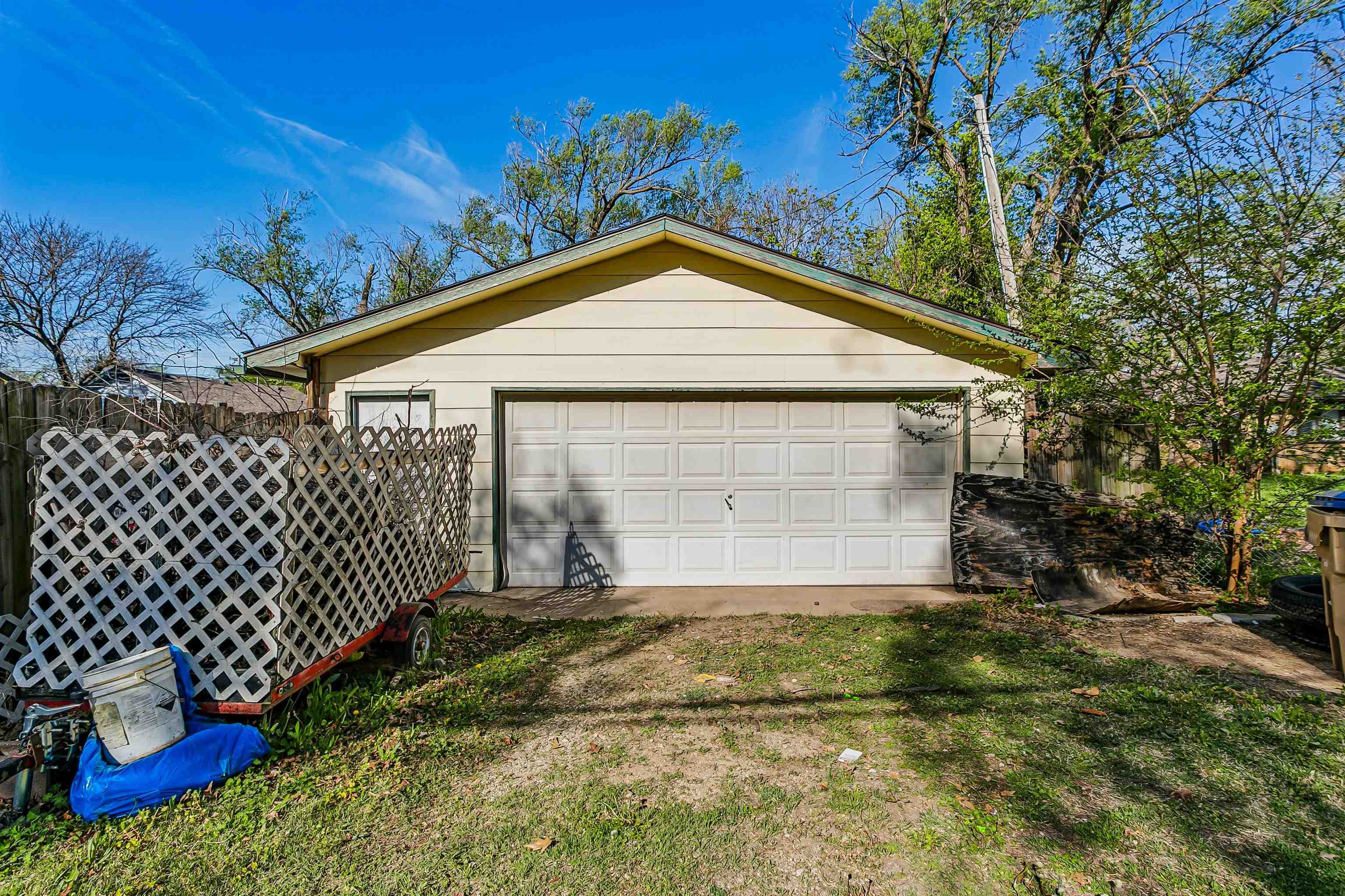 808 E North Towanda KS 67144-0000