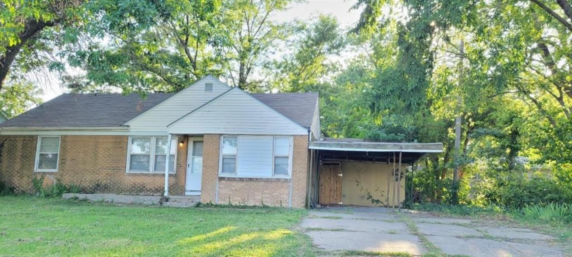 1633 N Pershing Street Wichita KS 67208
