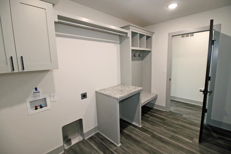 8641 E Cherrywood Court Bel Aire KS 67226