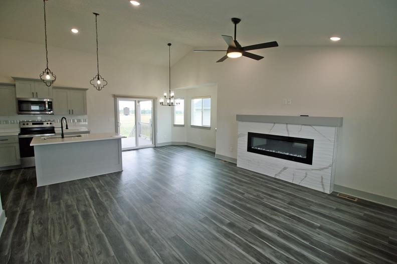 8641 E Cherrywood Court Bel Aire KS 67226