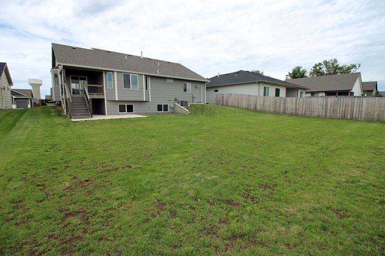 8641 E Cherrywood Court Bel Aire KS 67226