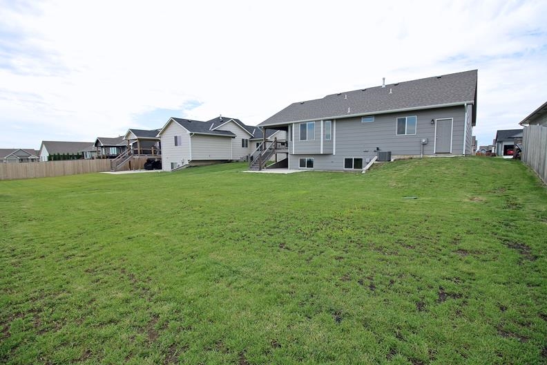 8641 E Cherrywood Court Bel Aire KS 67226