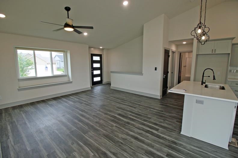 8641 E Cherrywood Court Bel Aire KS 67226