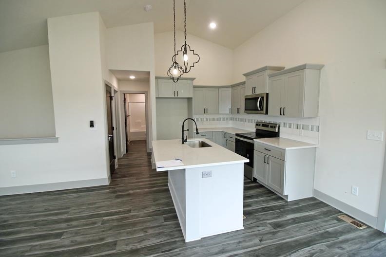 8641 E Cherrywood Court Bel Aire KS 67226