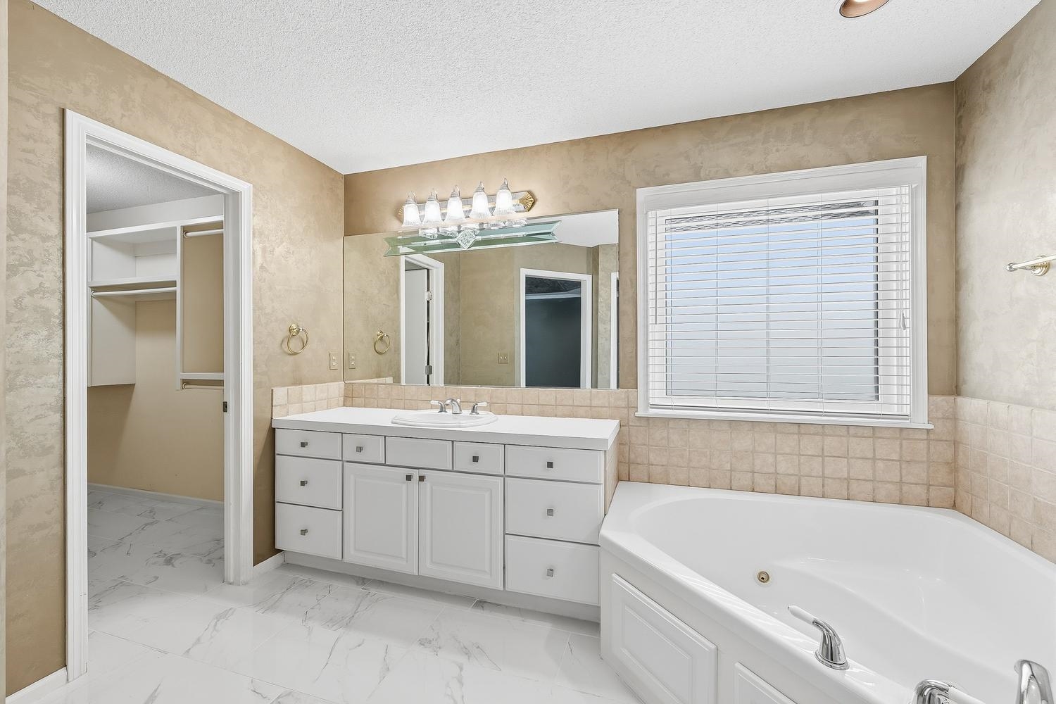 7806 E Champions Circle Wichita KS 67226