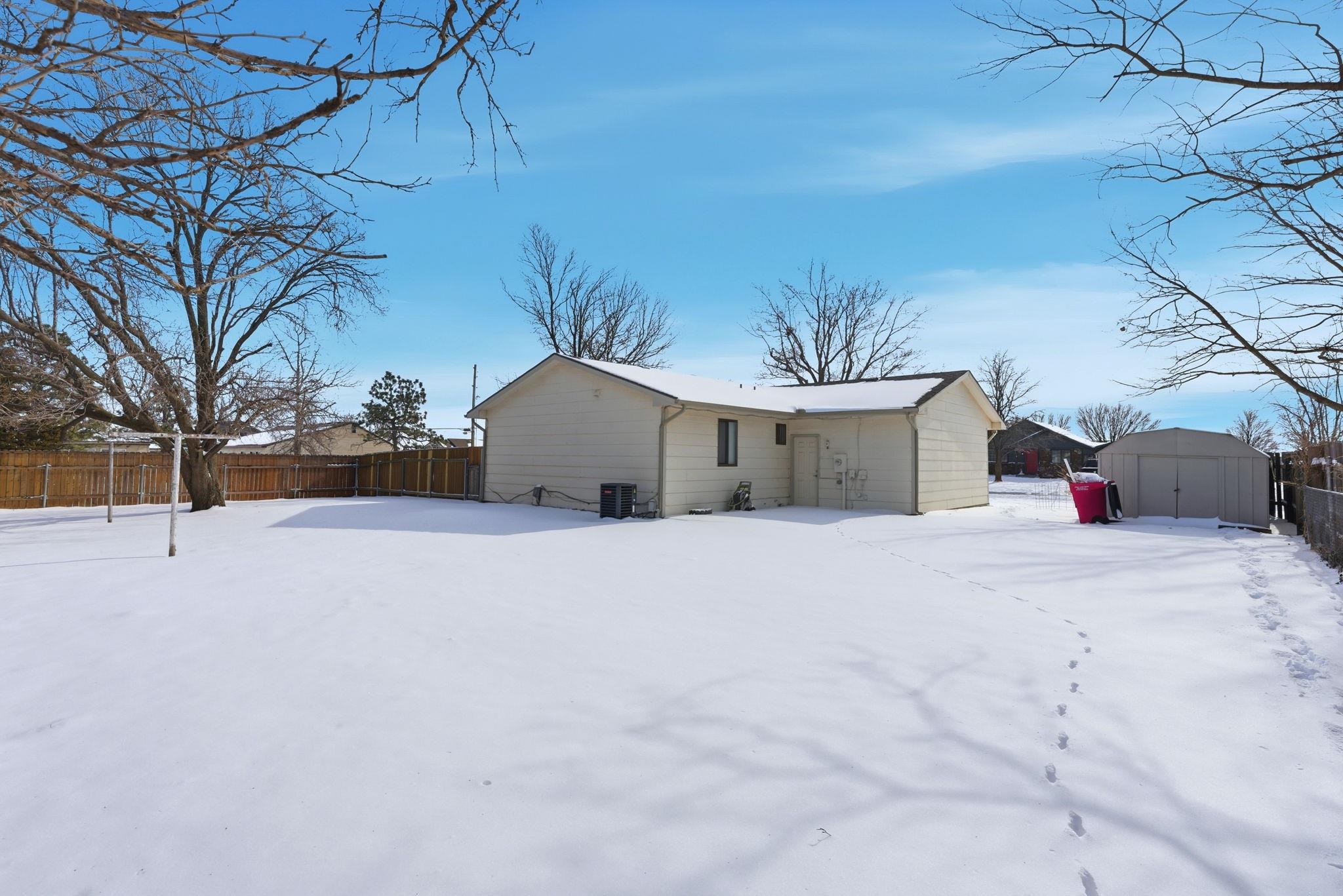 102 W Stewart Drive Goddard KS 67052