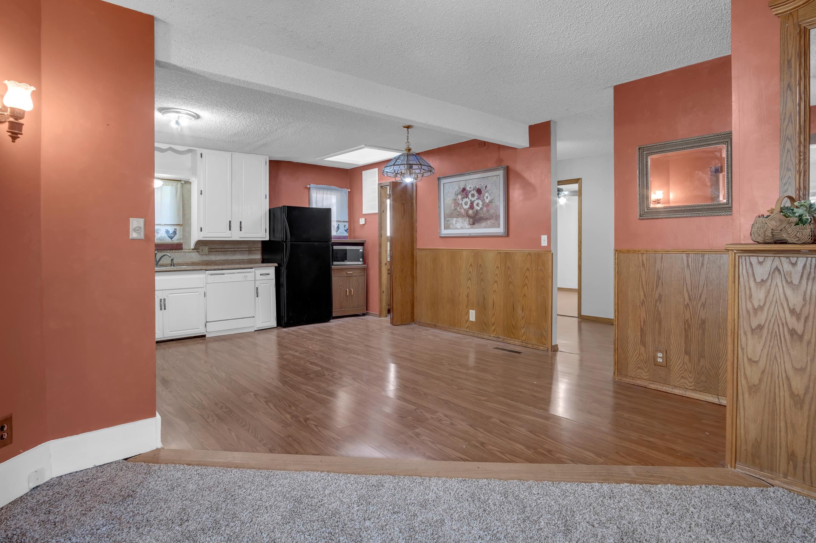 119 SW 6th Newton KS 67114