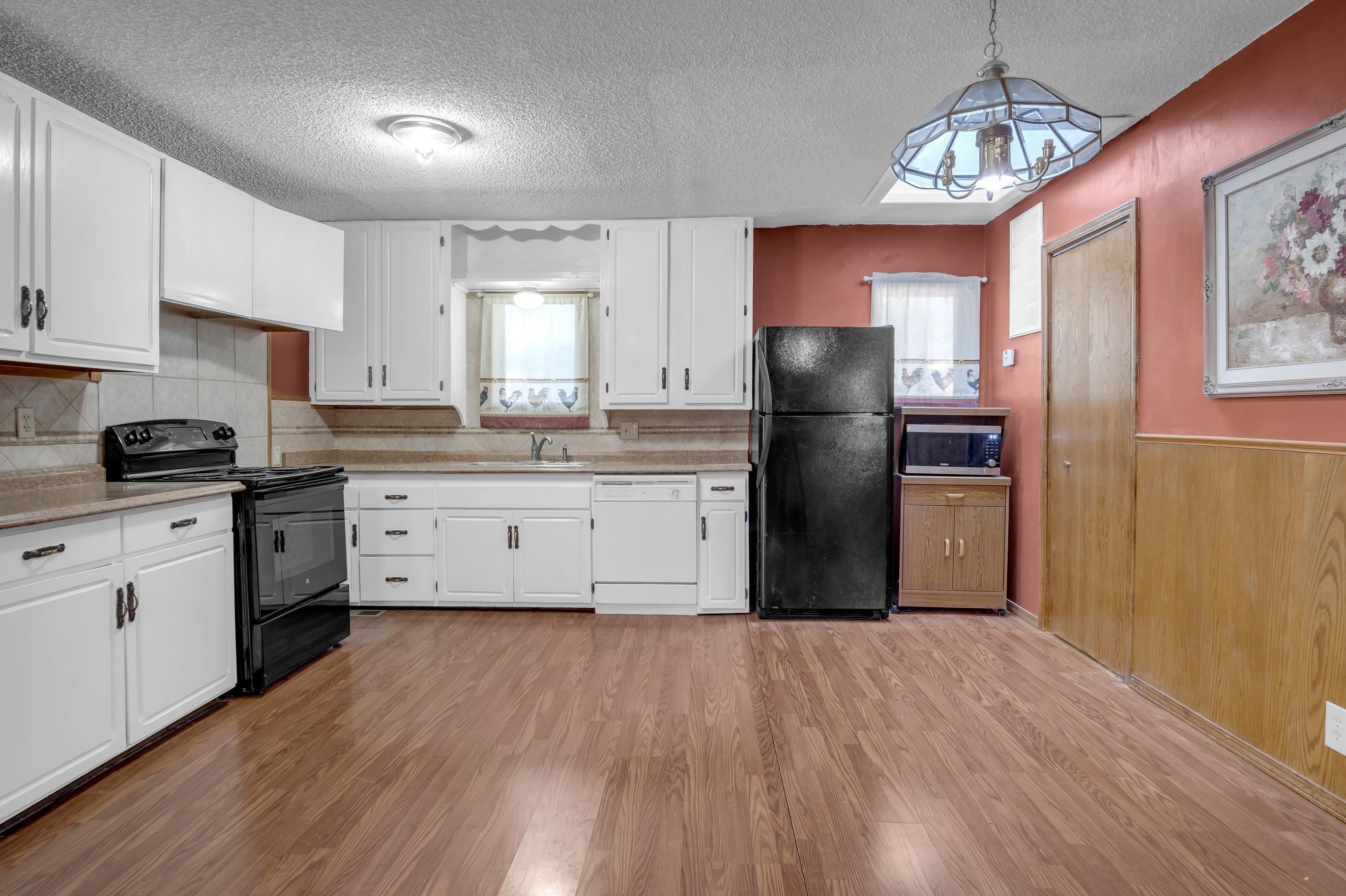 119 SW 6th Newton KS 67114