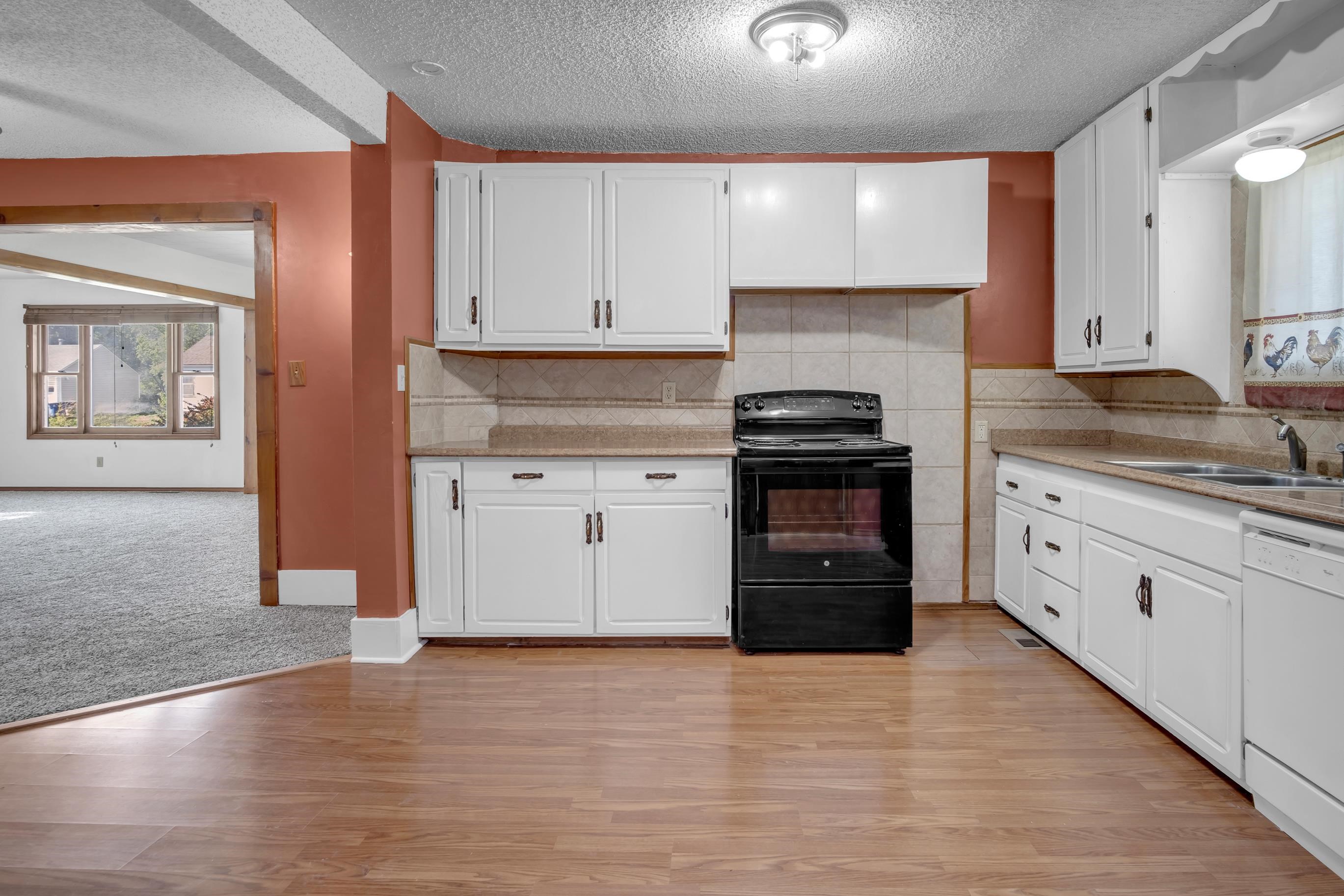 119 SW 6th Newton KS 67114