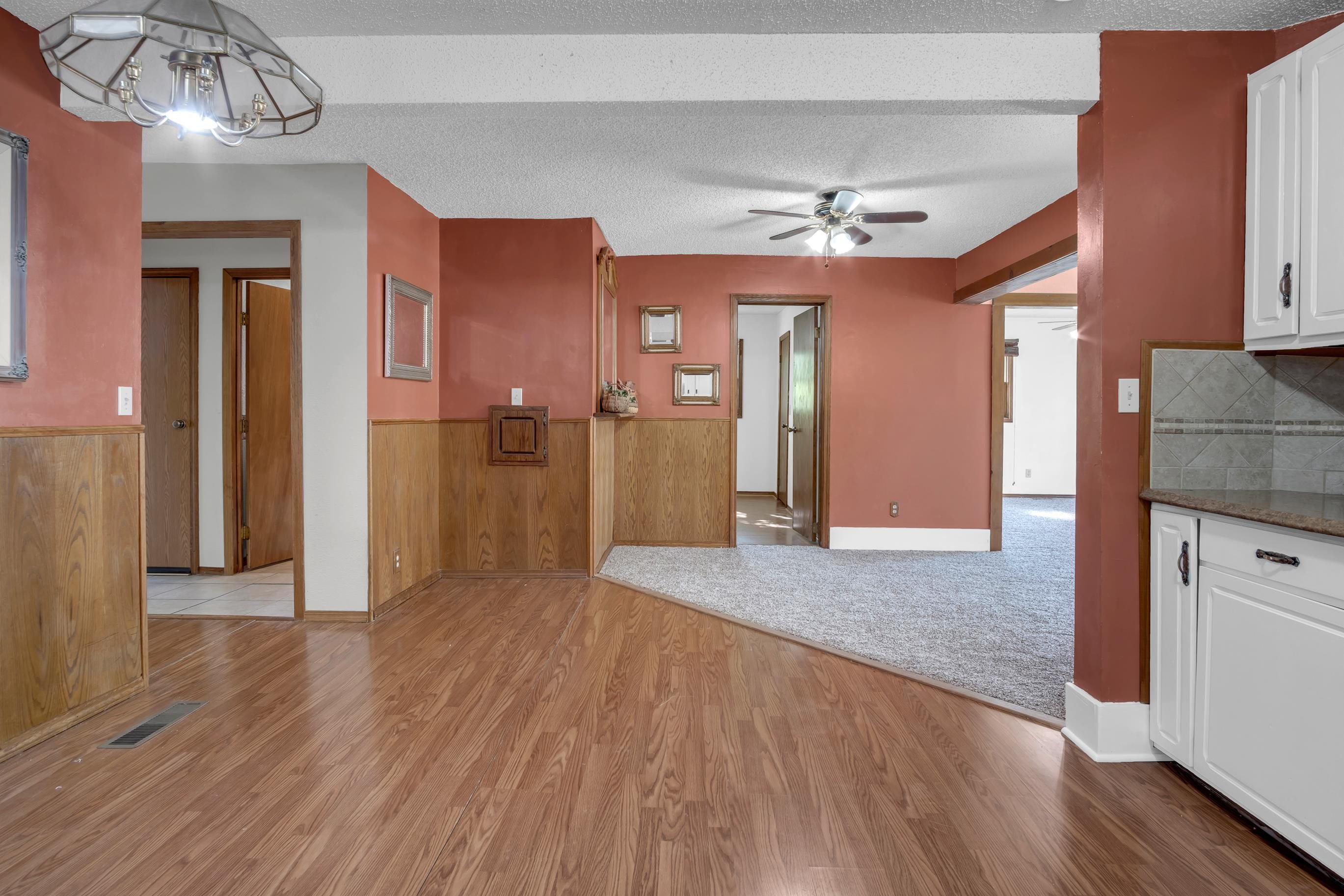 119 SW 6th Newton KS 67114