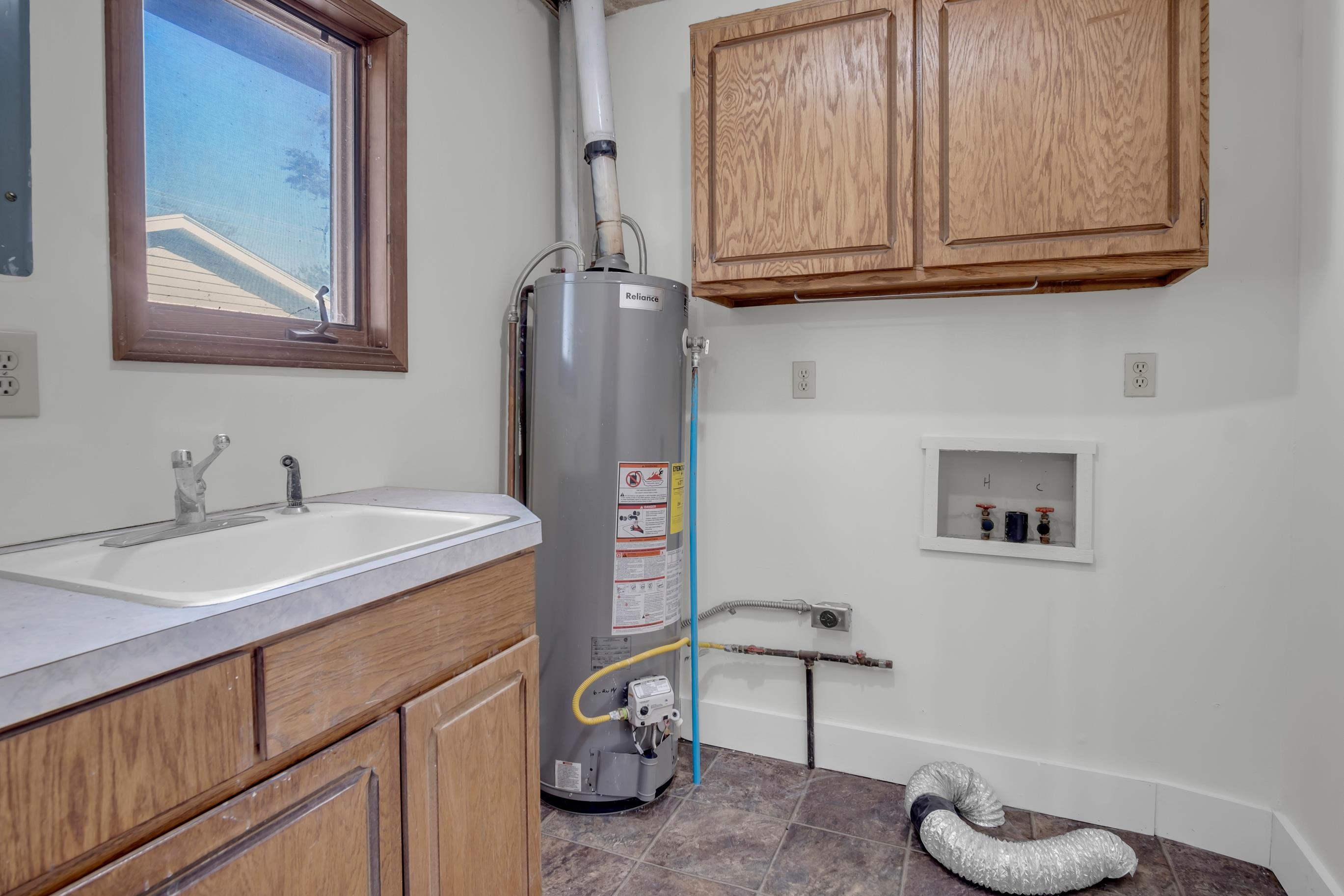119 SW 6th Newton KS 67114