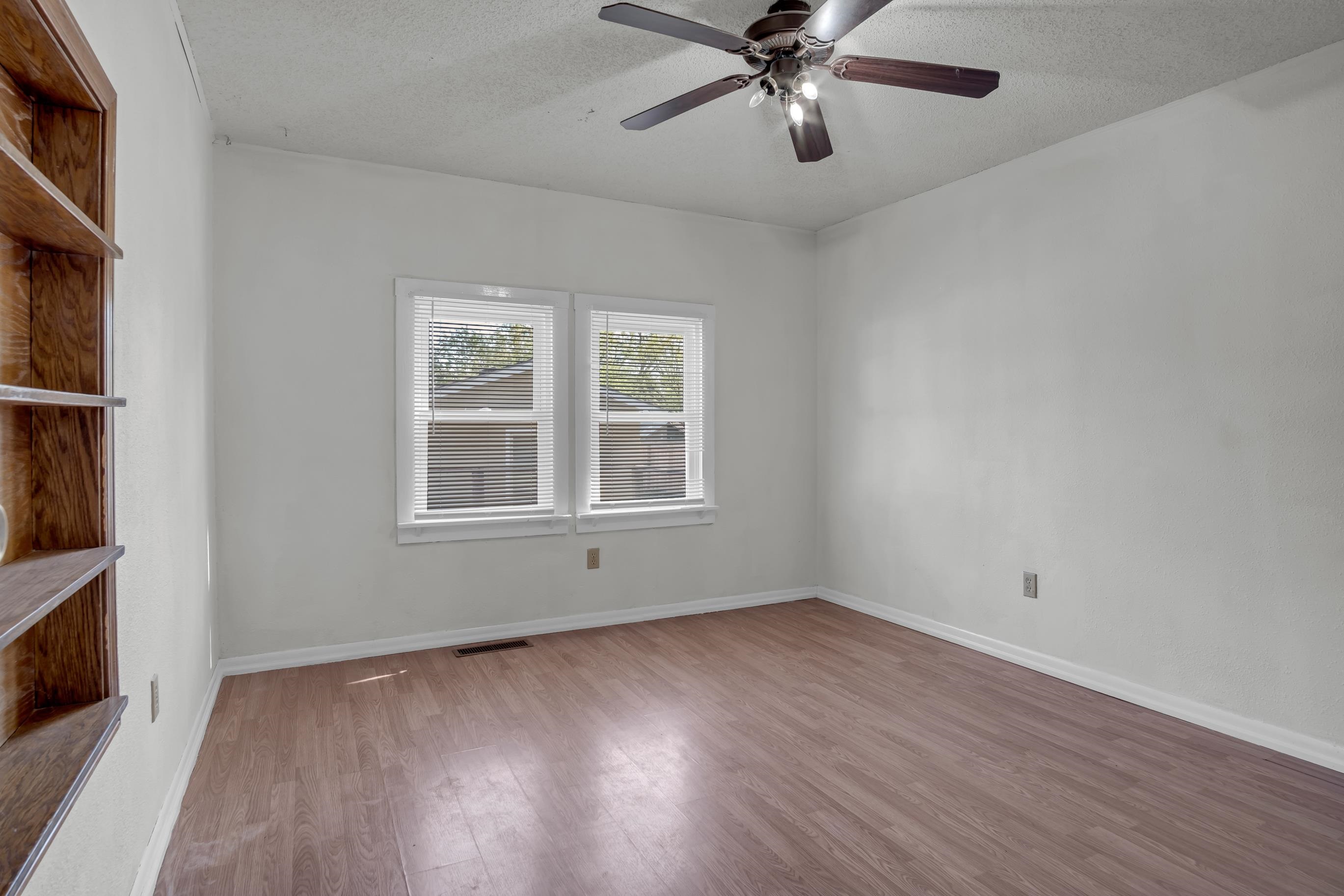 119 SW 6th Newton KS 67114