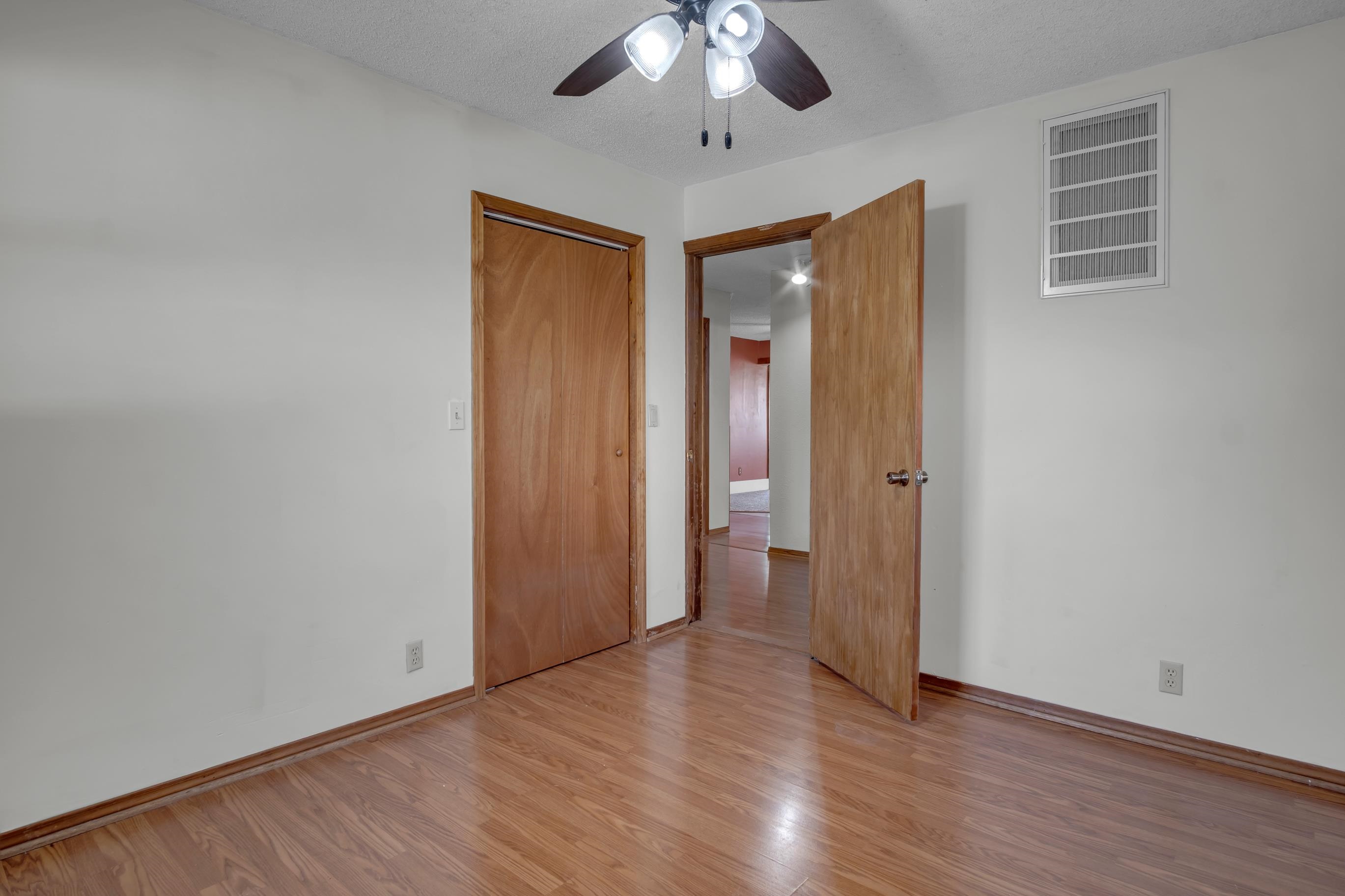 119 SW 6th Newton KS 67114