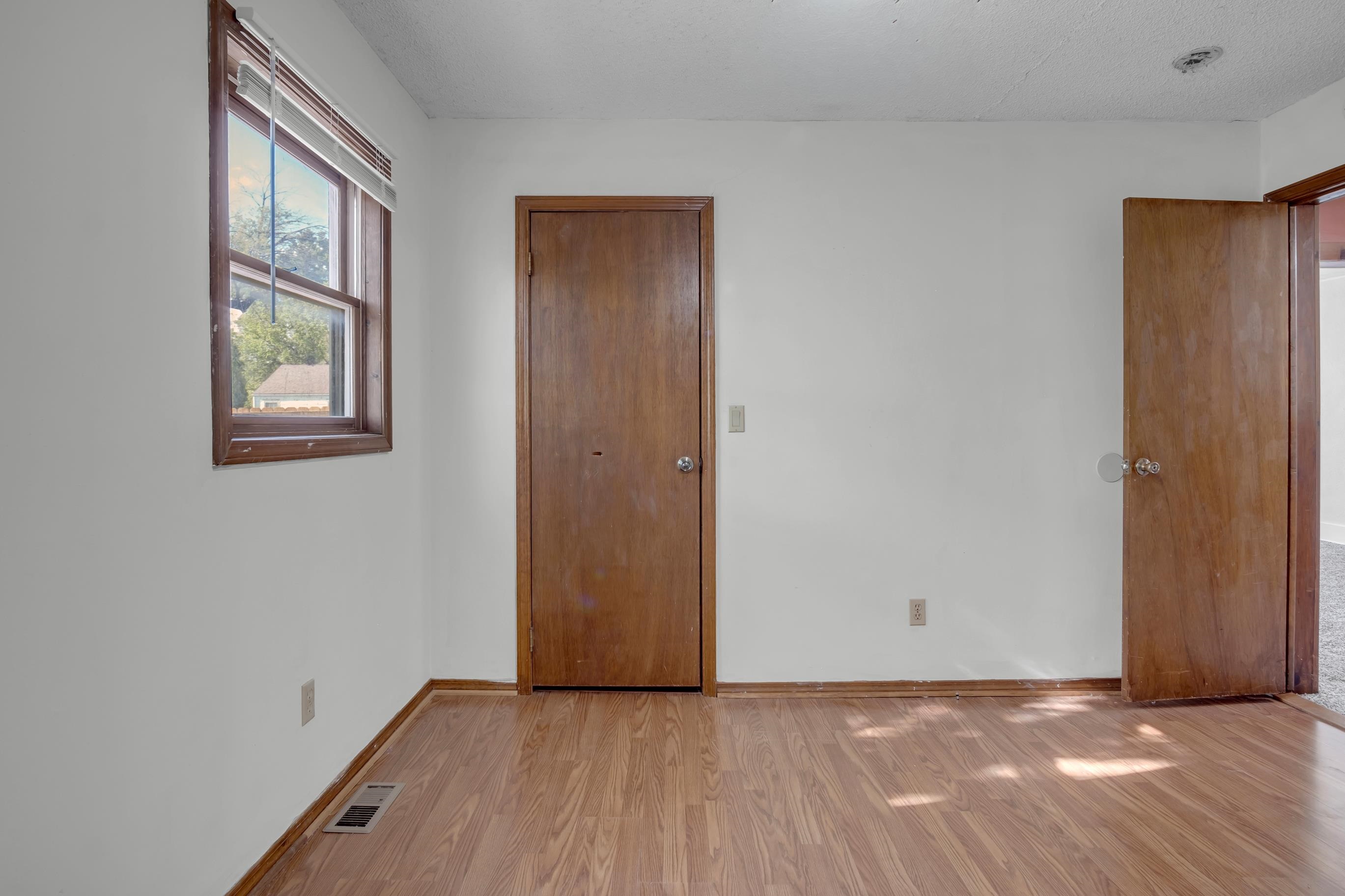 119 SW 6th Newton KS 67114
