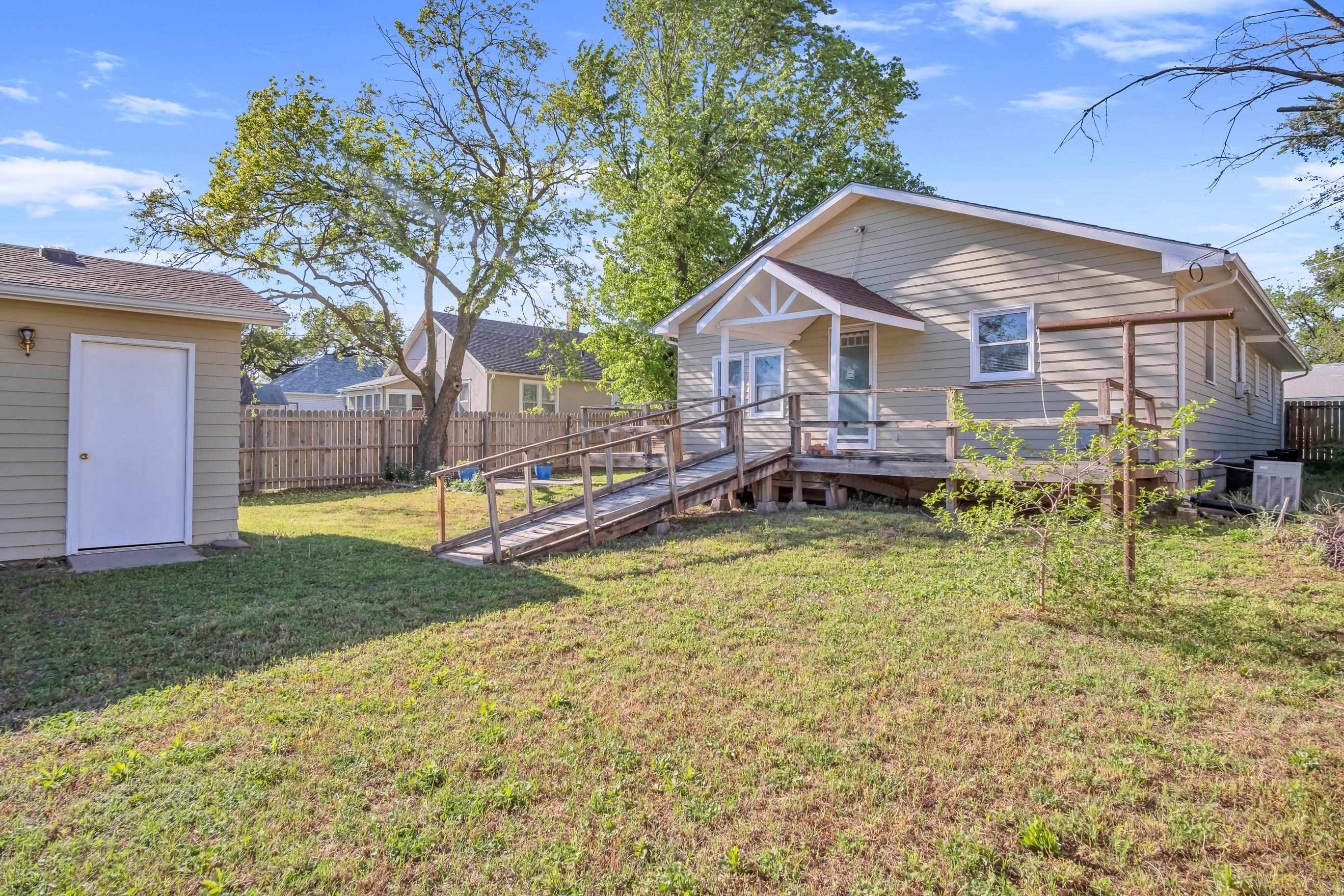119 SW 6th Newton KS 67114