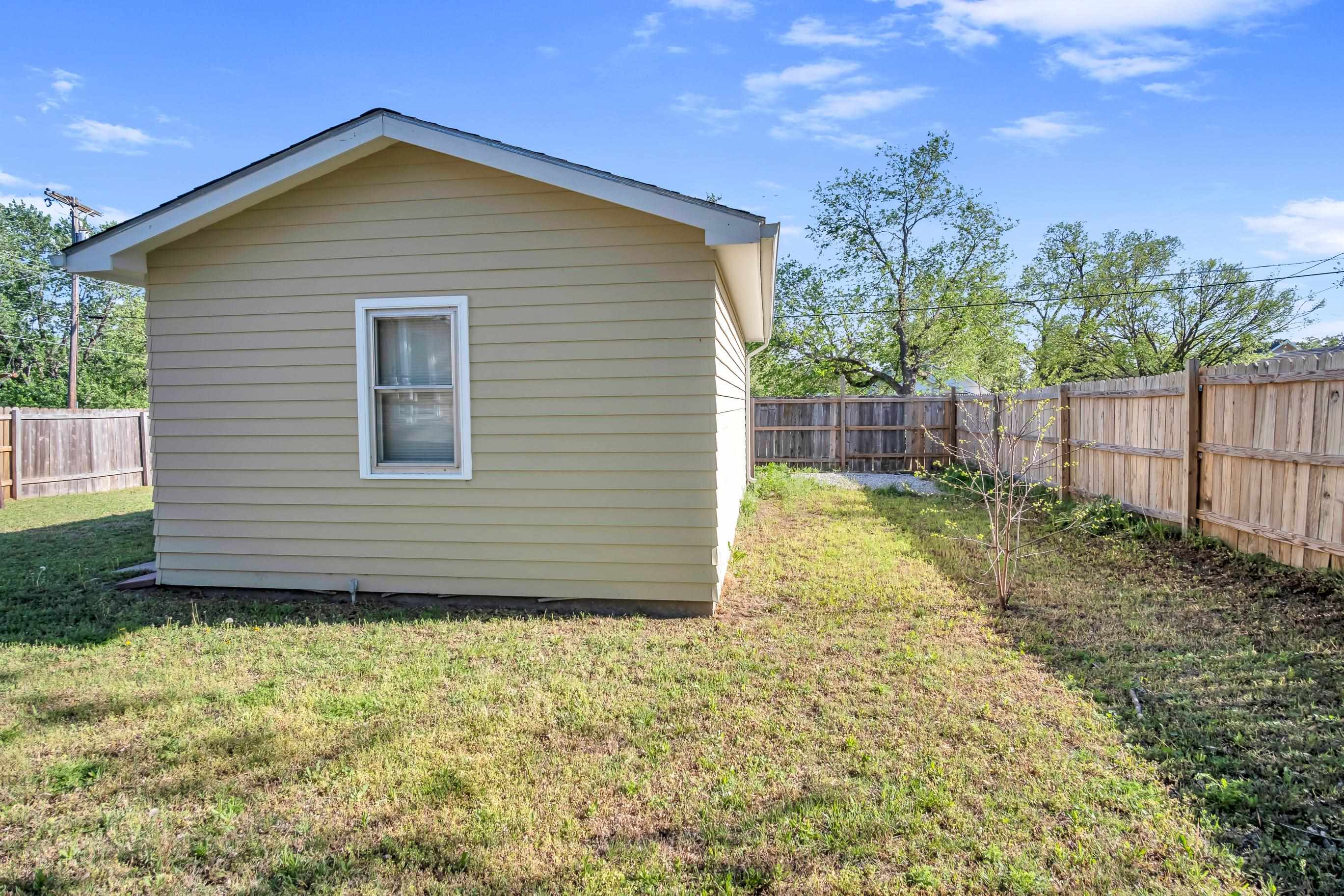 119 SW 6th Newton KS 67114