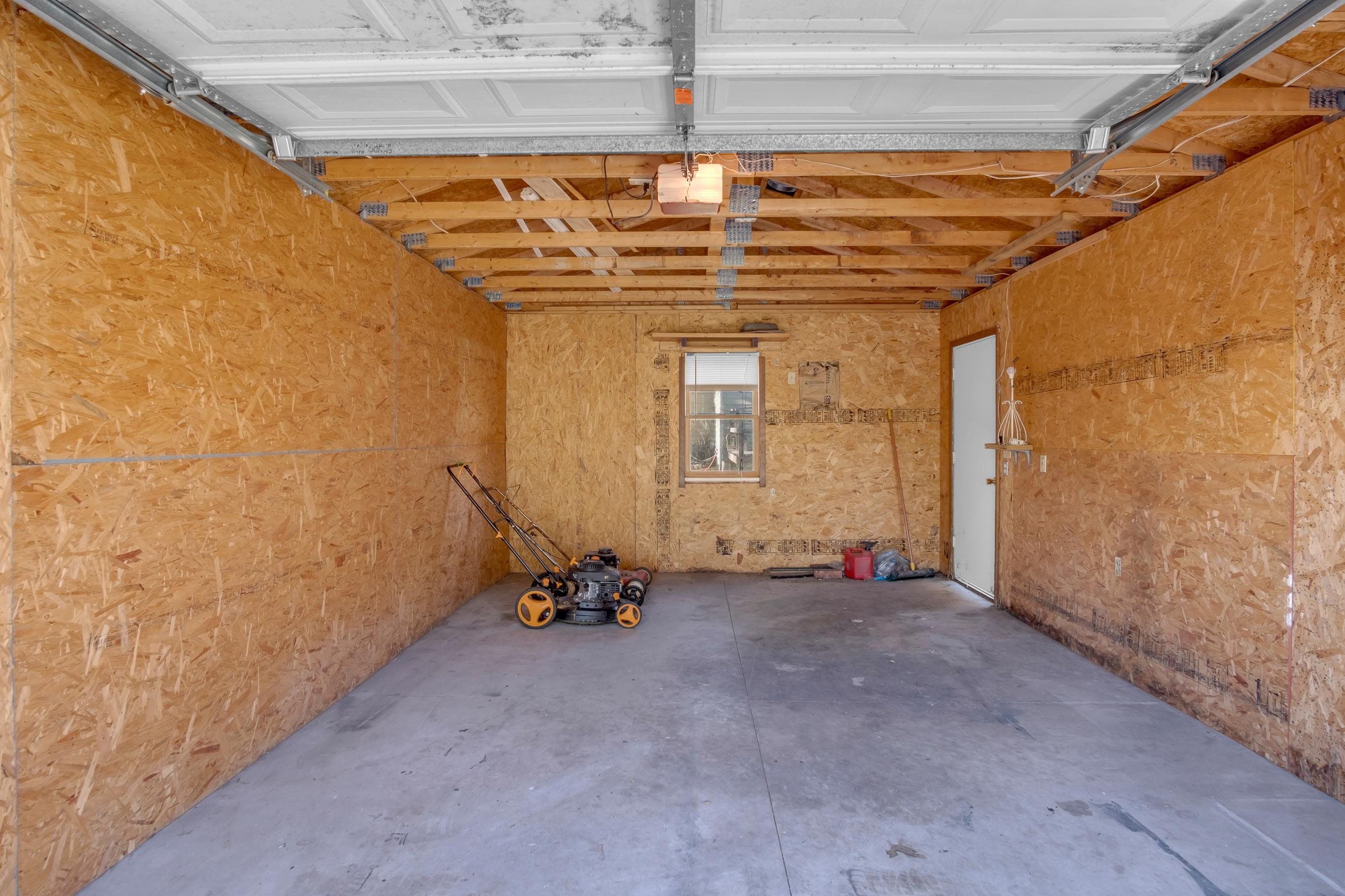 119 SW 6th Newton KS 67114