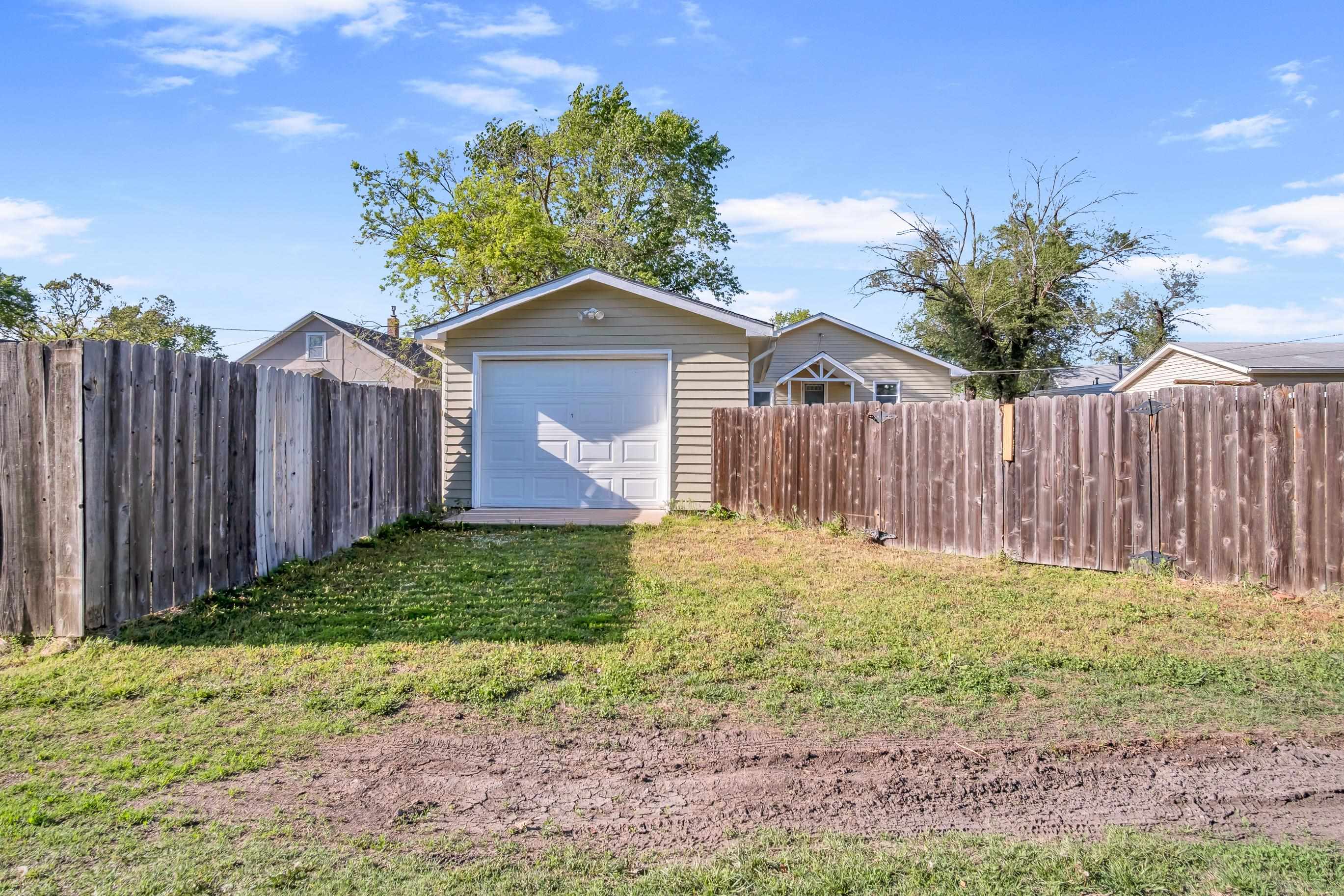 119 SW 6th Newton KS 67114