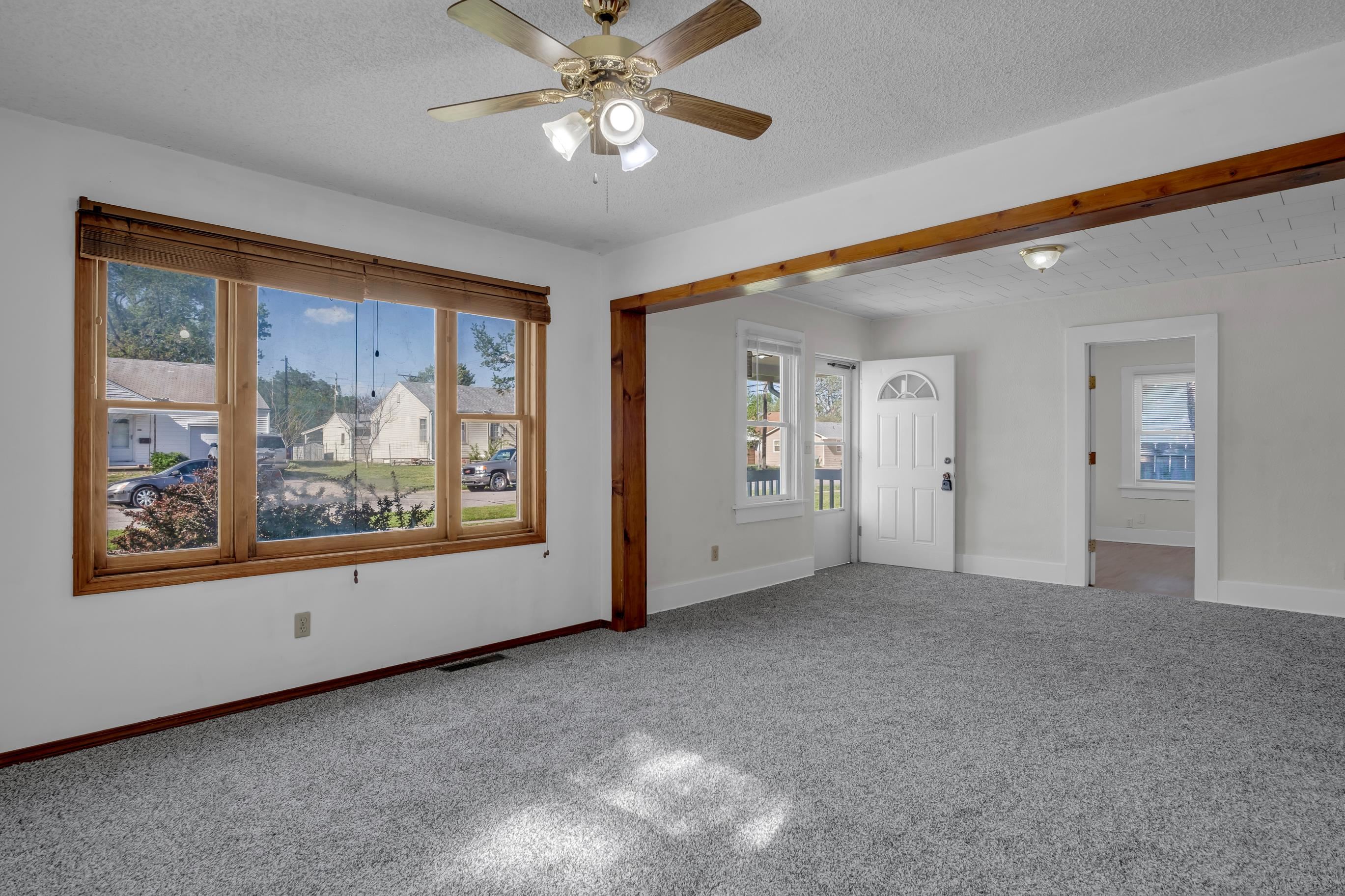119 SW 6th Newton KS 67114