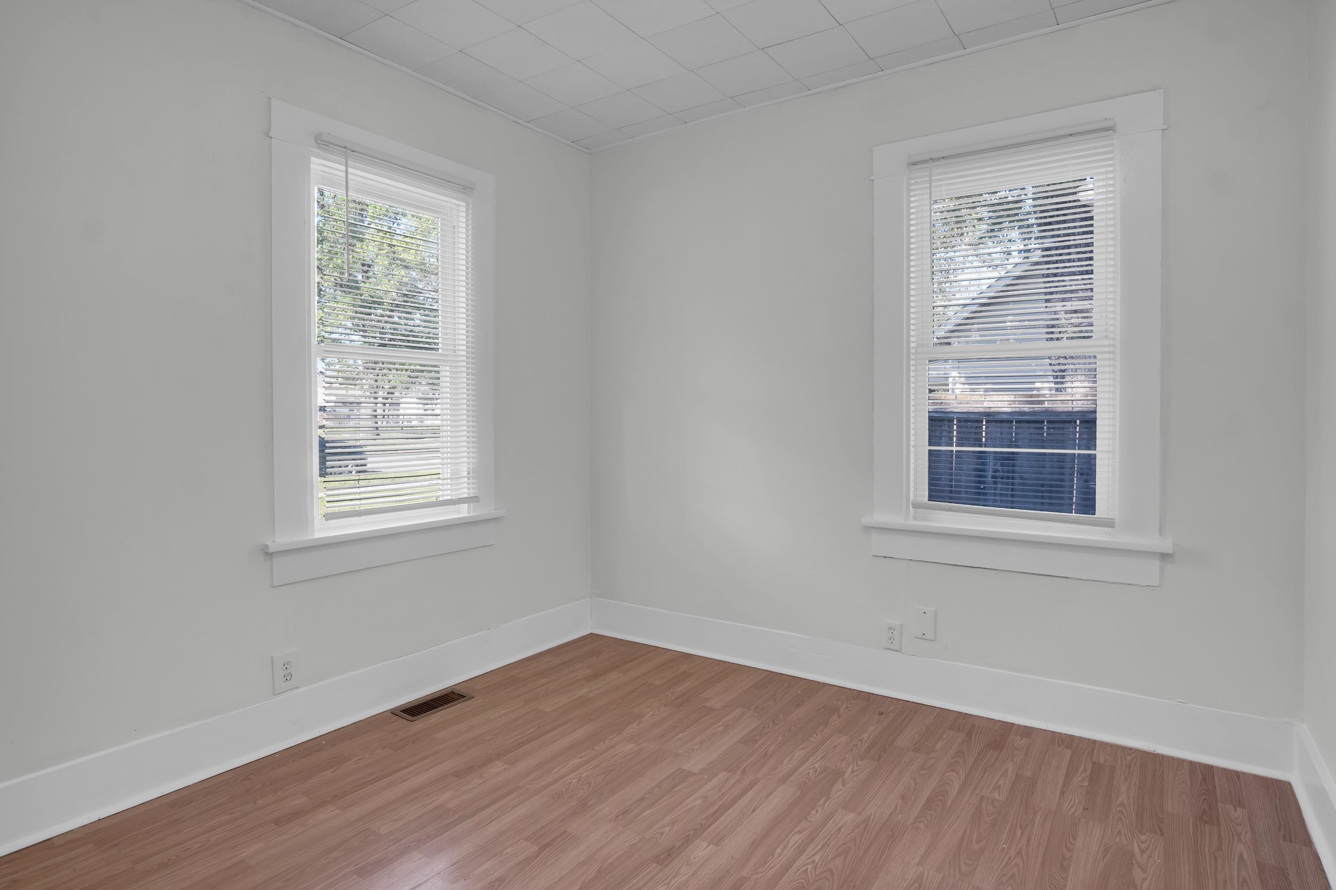 119 SW 6th Newton KS 67114