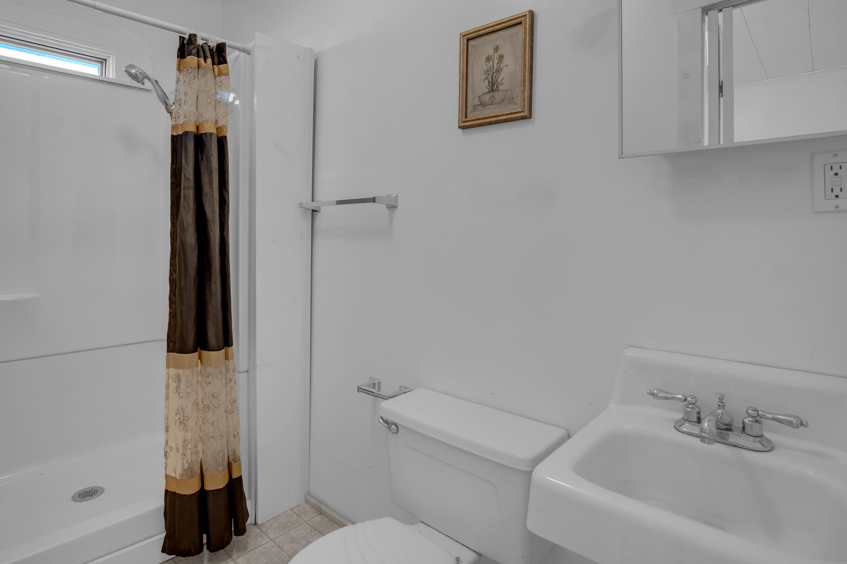 119 SW 6th Newton KS 67114