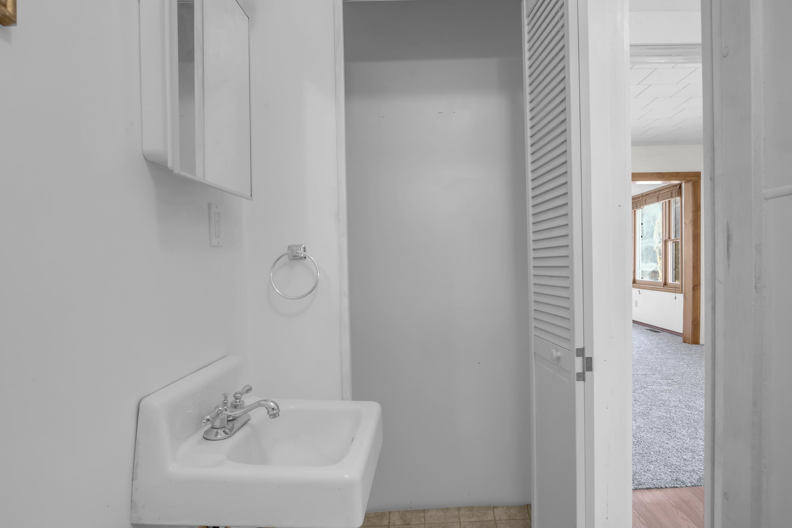 119 SW 6th Newton KS 67114