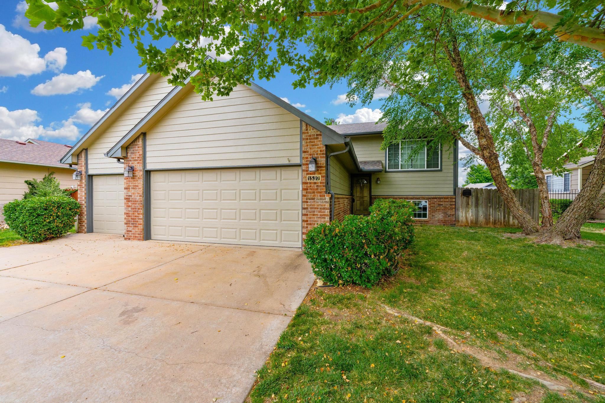 1537 E Summerwood Court Goddard KS 67052