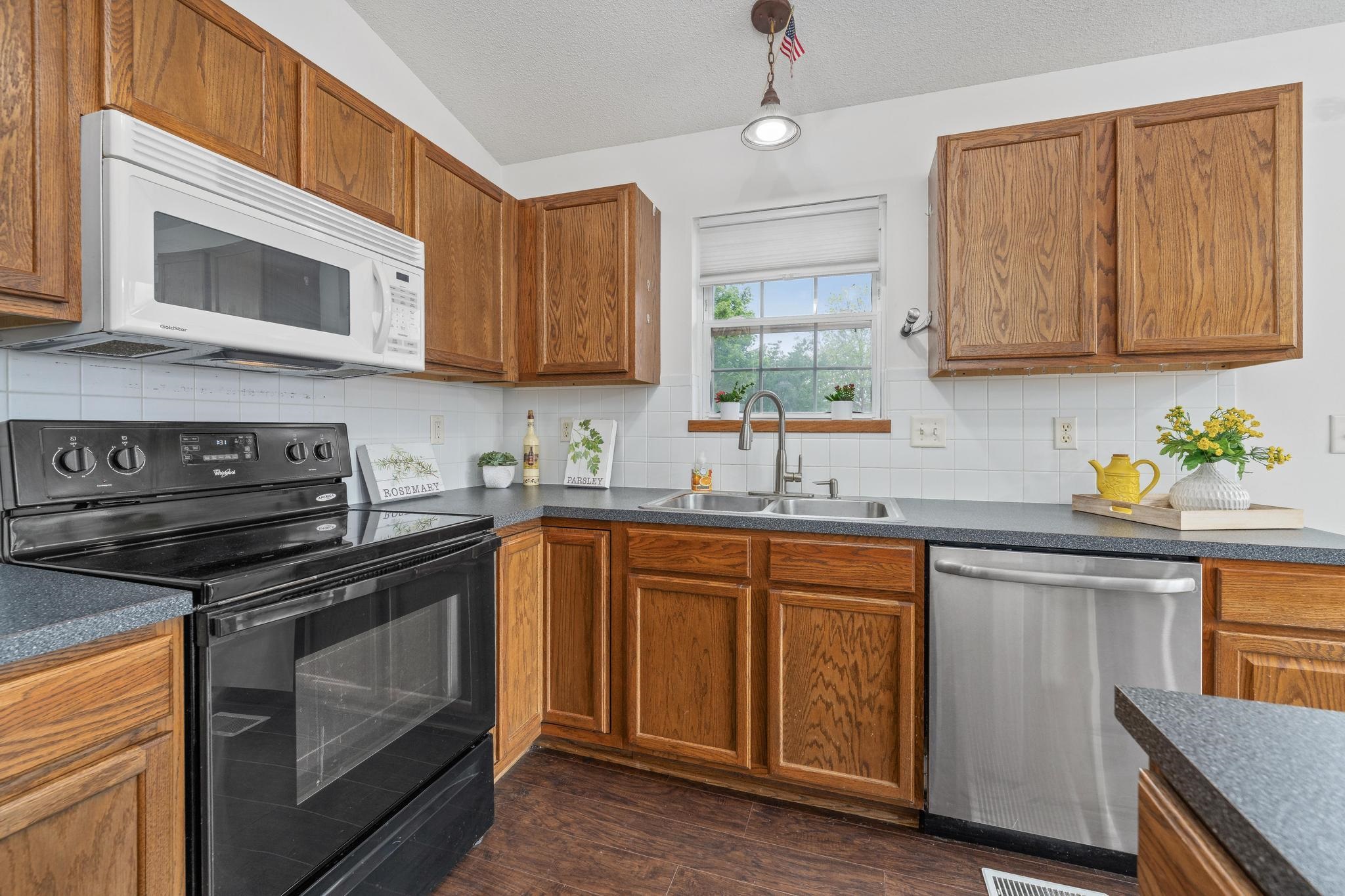 1537 E Summerwood Court Goddard KS 67052