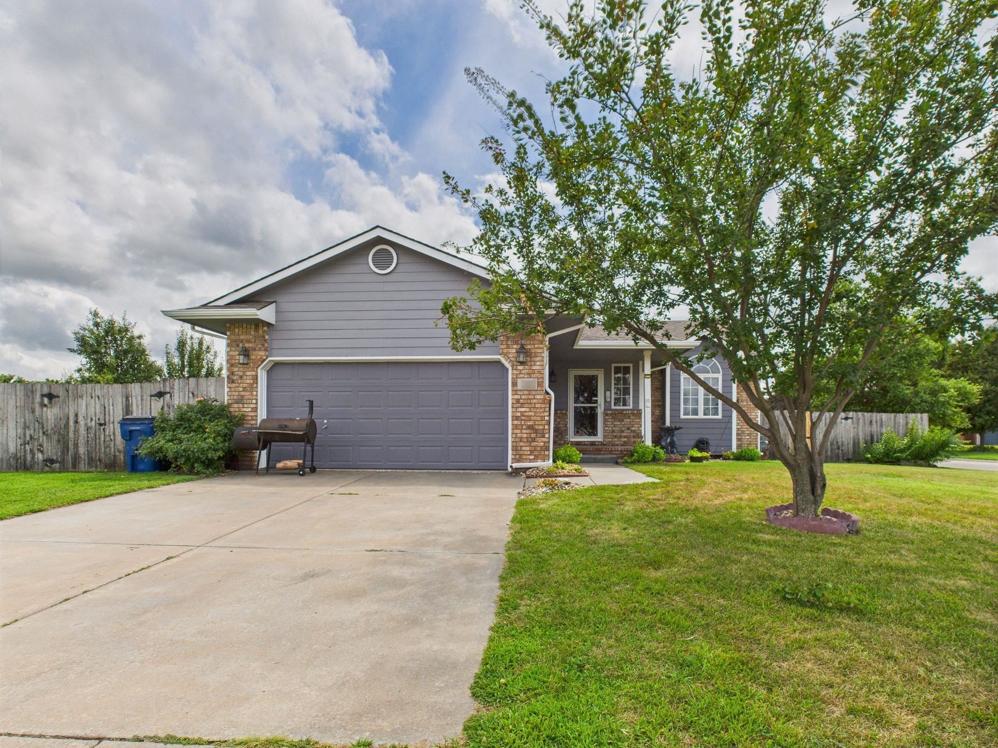 401 E Edinborough Circle Bentley KS 67016