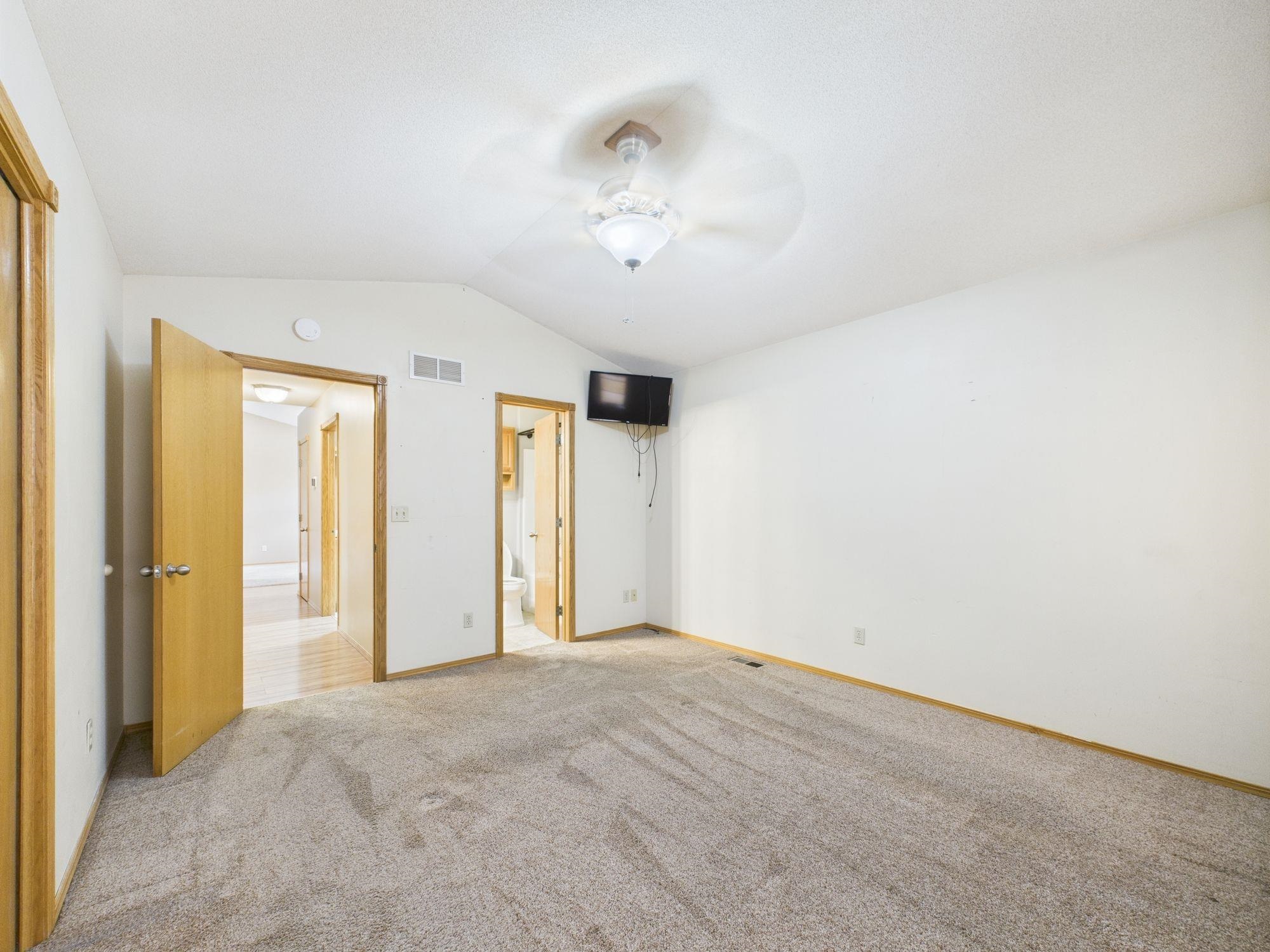 401 E Edinborough Circle Bentley KS 67016