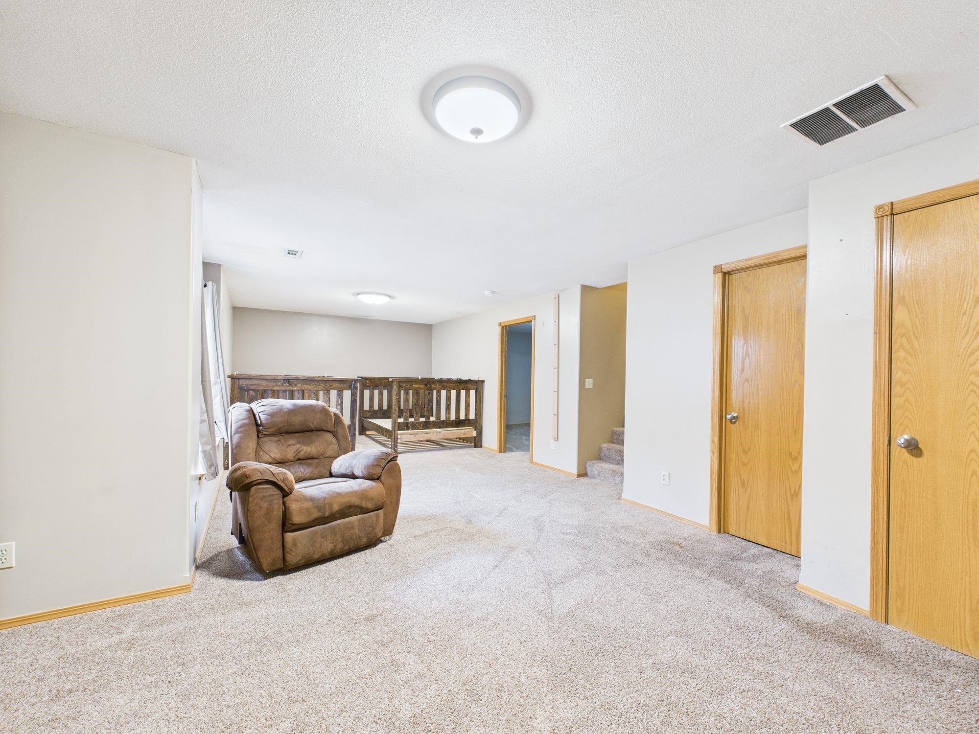 401 E Edinborough Circle Bentley KS 67016