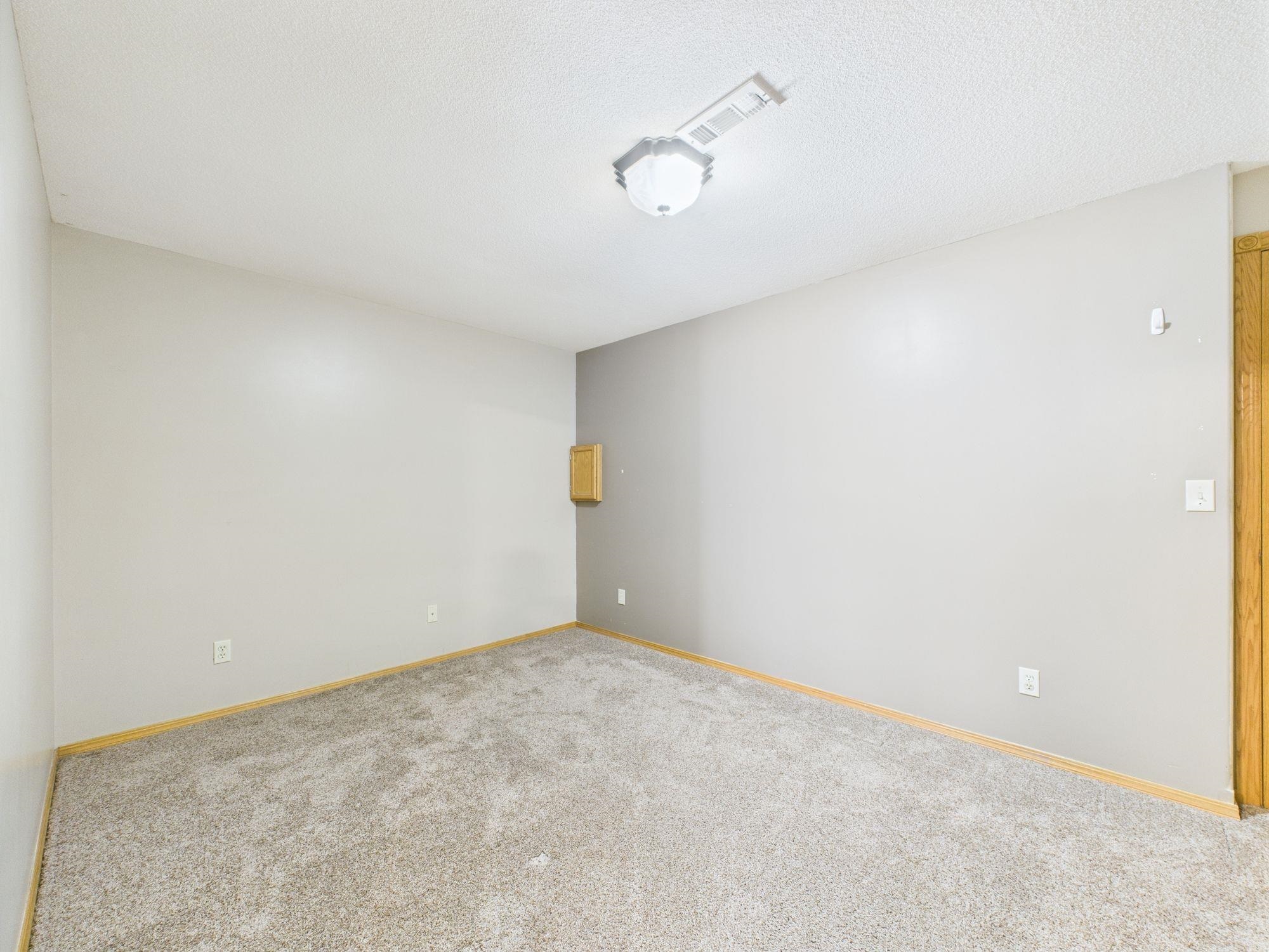 401 E Edinborough Circle Bentley KS 67016