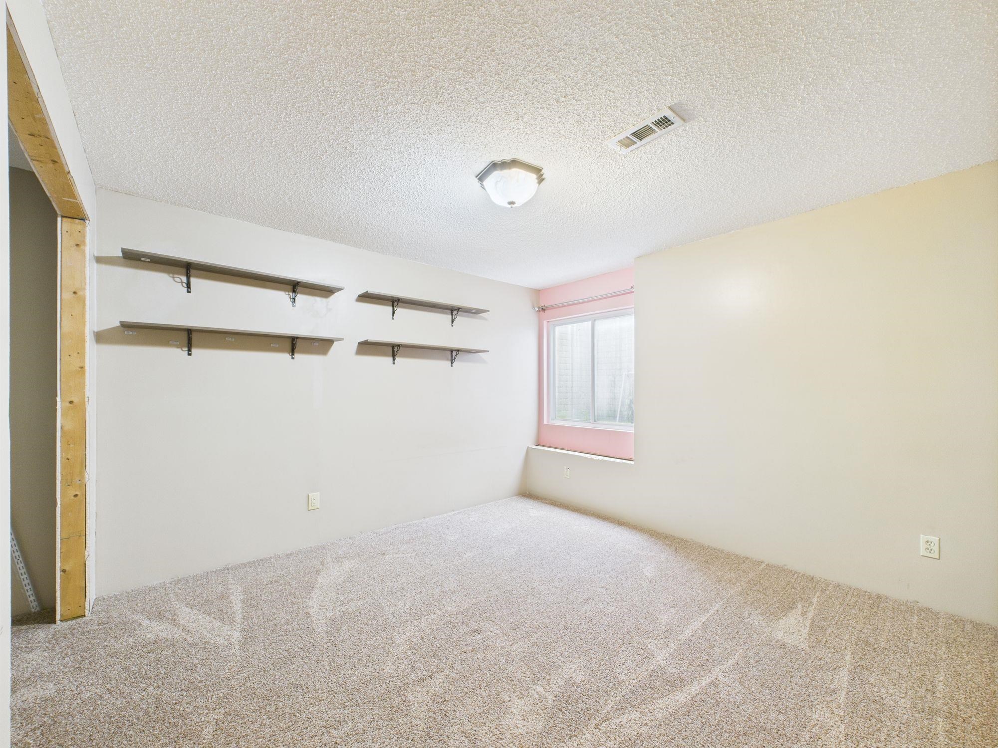 401 E Edinborough Circle Bentley KS 67016