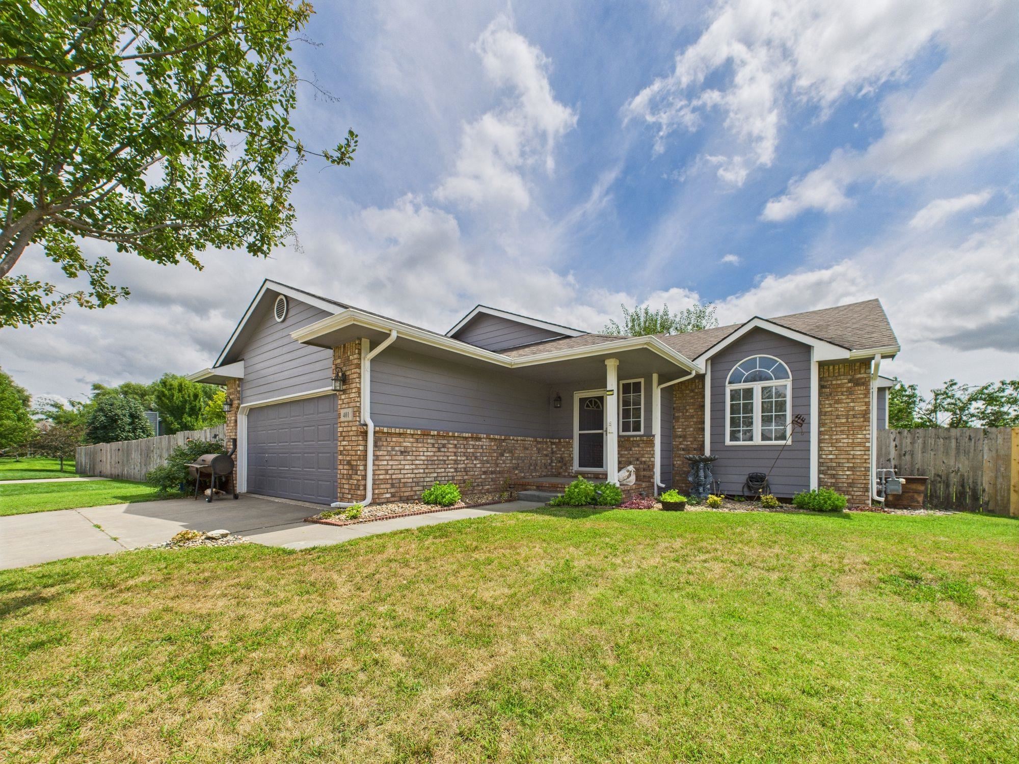 401 E Edinborough Circle Bentley KS 67016