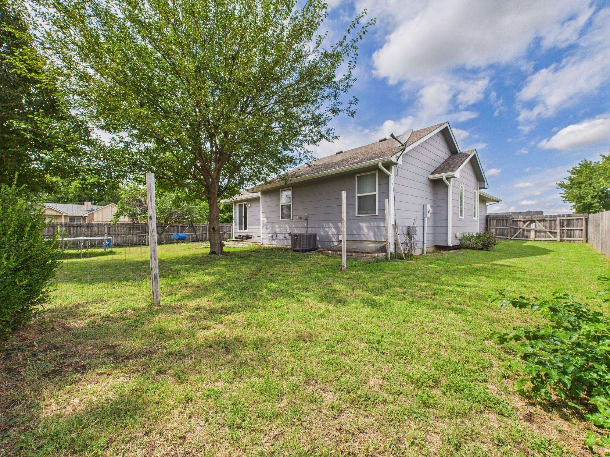 401 E Edinborough Circle Bentley KS 67016