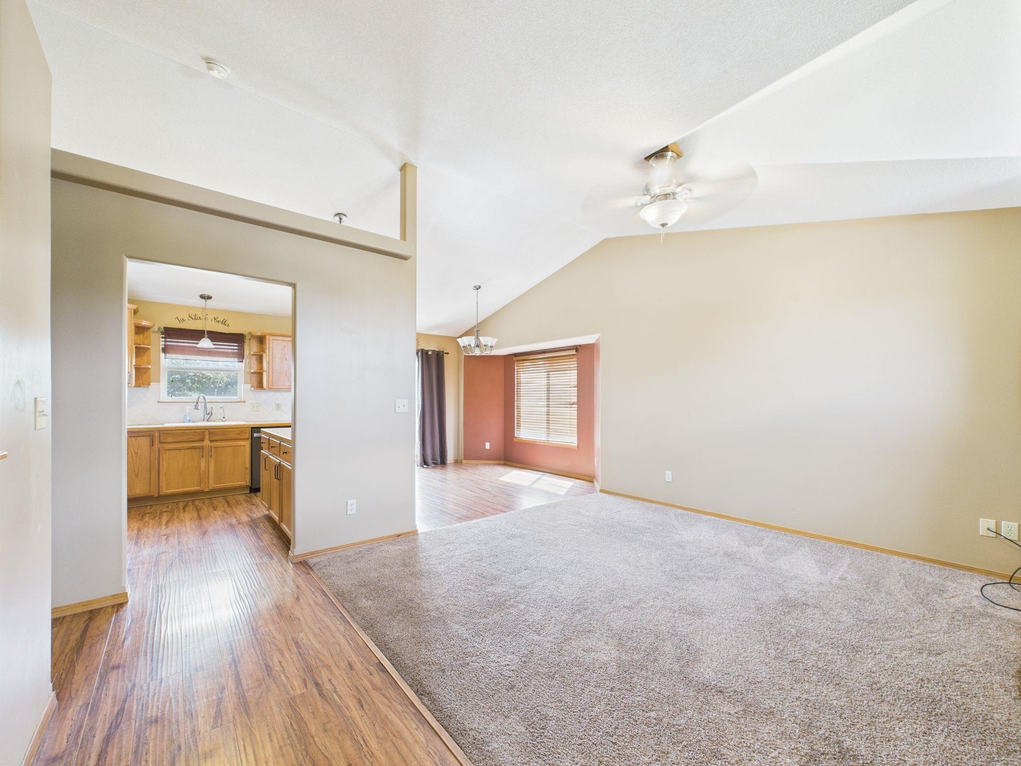 401 E Edinborough Circle Bentley KS 67016